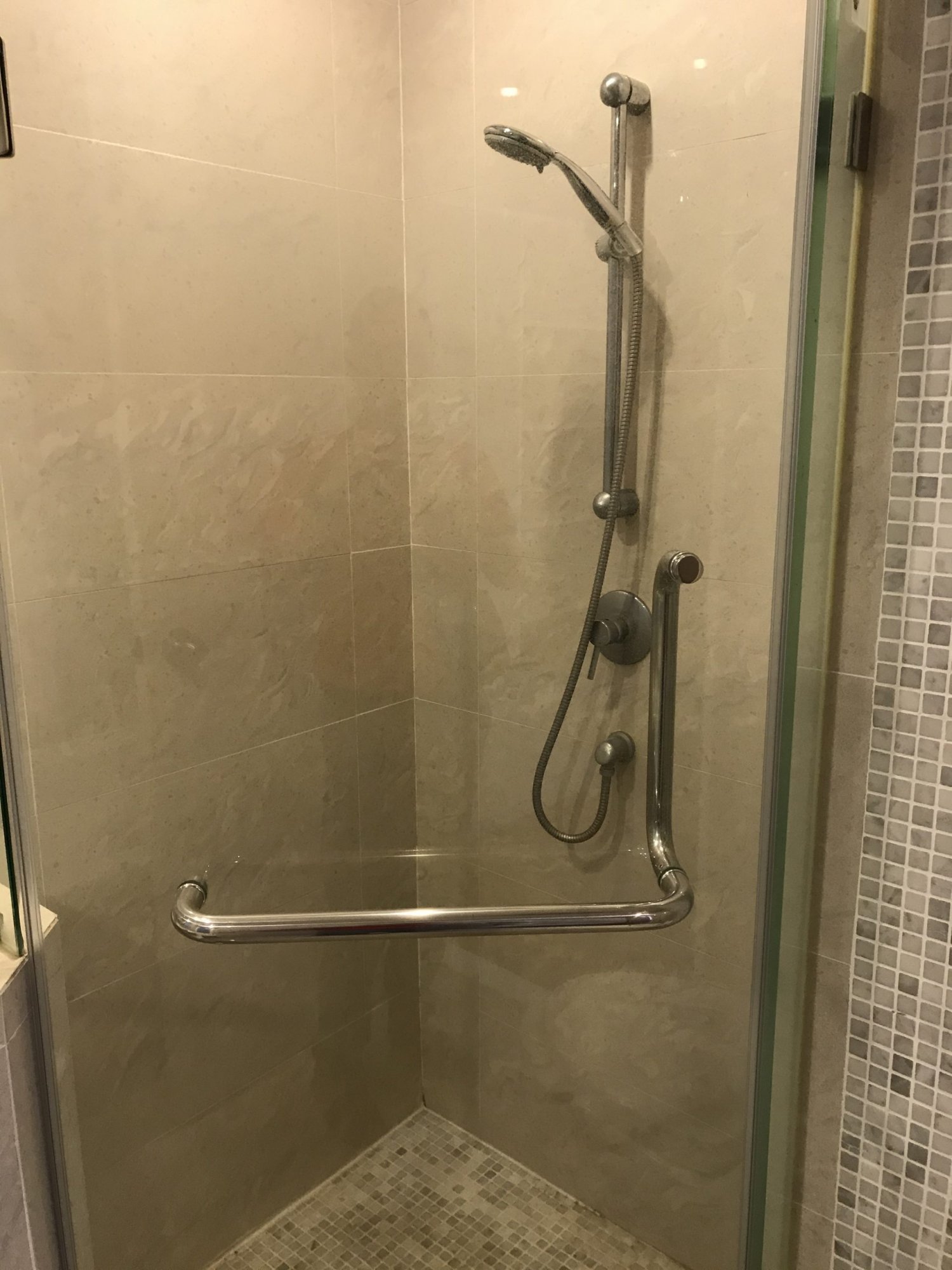 ให้เช่า! Baan Siri 24 2ห้องนอน 90 ตรม. ใกล้ BTS พร้อมพงษ์ เพียง 60,000 บาท/เดือน (ต่อรองราคาได้) เฟอร์นิเจอร์ครบพร้อมเข้าอยู่ PROP000129