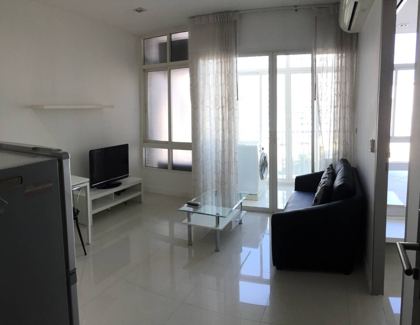 ** ถูกที่สุดในโครงการ! ** Ideo Verve ขายเพียง 4,280,000บาท รวมค่าใช้จ่ายทุกอย่าง ณ วันโอน ใกล้ BTS อ่อนนุช 1 ห้องนอน ขนาด 36ตรม. ชั้น 8 ทิศเหนือ เฟอร์นิเจอร์ครบพร้อมเข้าอยู่ (P-00331)