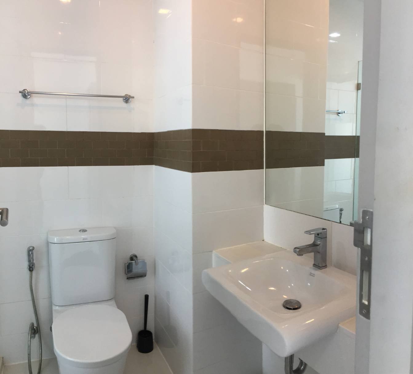 ** ถูกที่สุดในโครงการ! ** Ideo Verve ขายเพียง 4,280,000บาท รวมค่าใช้จ่ายทุกอย่าง ณ วันโอน ใกล้ BTS อ่อนนุช 1 ห้องนอน ขนาด 36ตรม. ชั้น 8 ทิศเหนือ เฟอร์นิเจอร์ครบพร้อมเข้าอยู่ (P-00331)