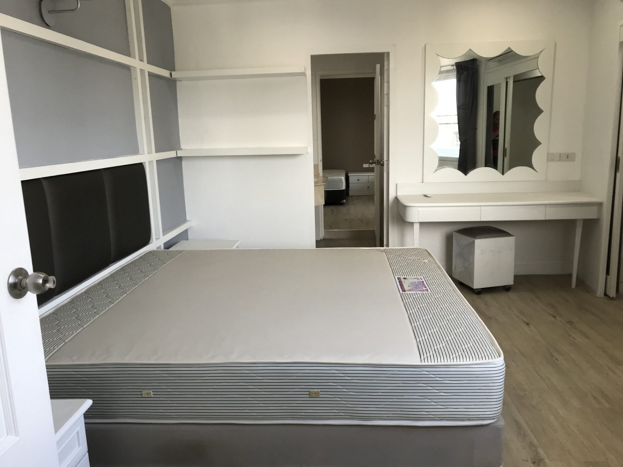 For rent at Fifty Fifth Tower 65,000THB/month 3 Bedroom 3 Bathroom 1 Mate Fully furnished PROP000147