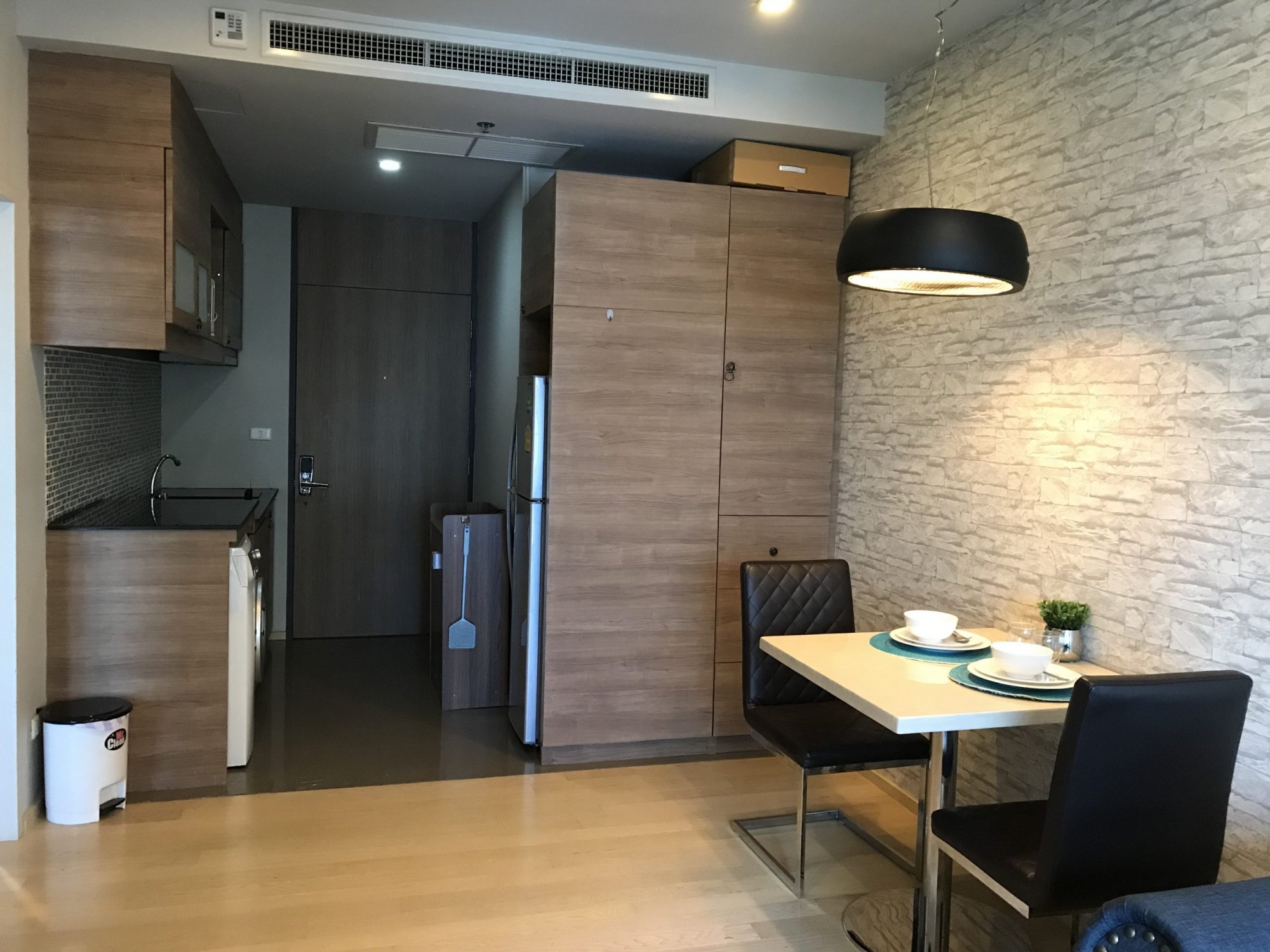 ถูกมาก ให้เช่า! Noble Refine 1 ห้องนอน 51 ตรม. ใกล้ BTS พร้อมพงษ์ เพียง 32,000บาท/เดือน เฟอร์นิเจอร์ครบพร้อมเข้าอยู่ (PROP000156)