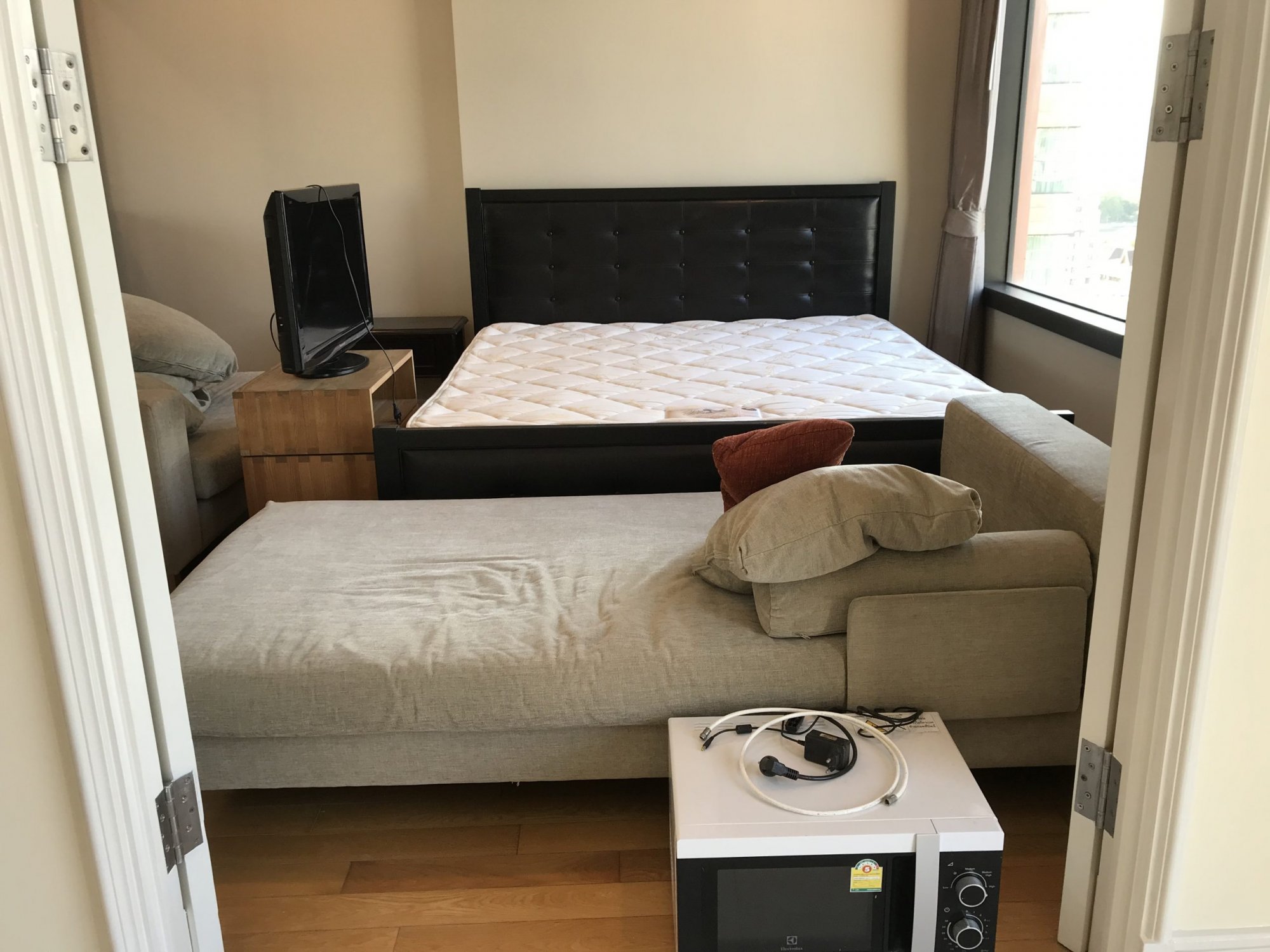 For Sale! at Aguston Sukhumvit 22 1 Bedroom 1 Bathroom 6,000,000 THB Transfer 50/50 Fully furnished (PROP000157)