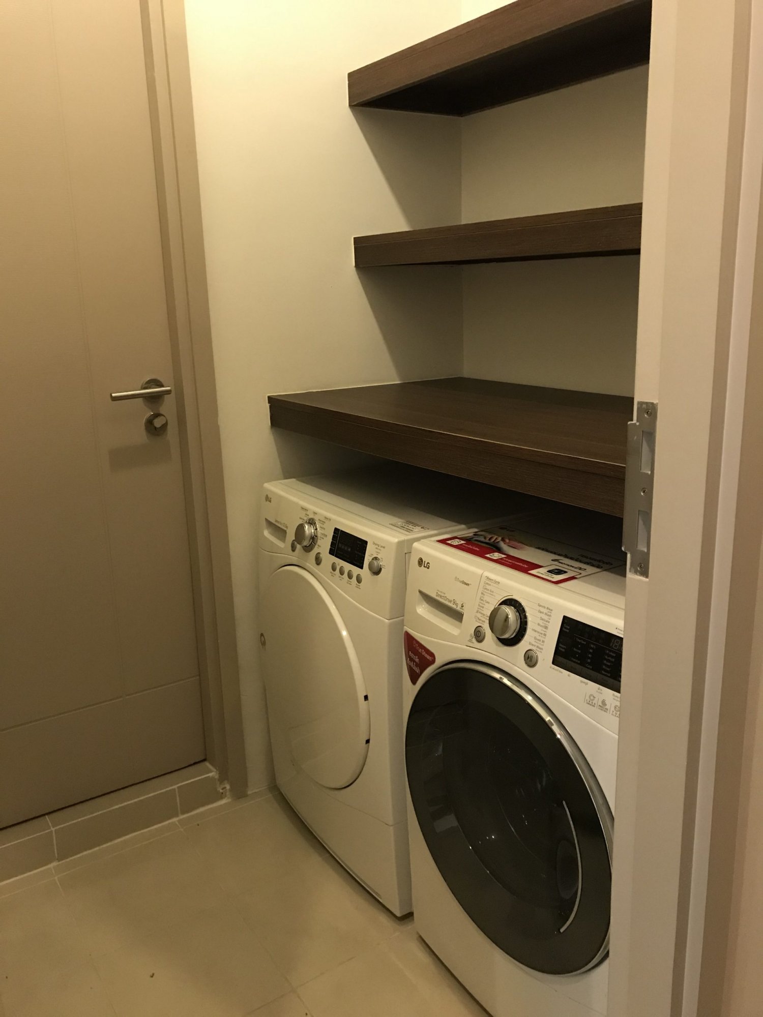 สุดคุ้มให้เช่า! The Capital Ekamai - Thonglor 3 ห้องนอน มี backyard 170 ตรม. เพียง 85,000 บาท/เดือน (ต่อรองราคาได้) เฟอร์นิเจอร์ครบพร้อมเข้าอยู่ (PROP000164)