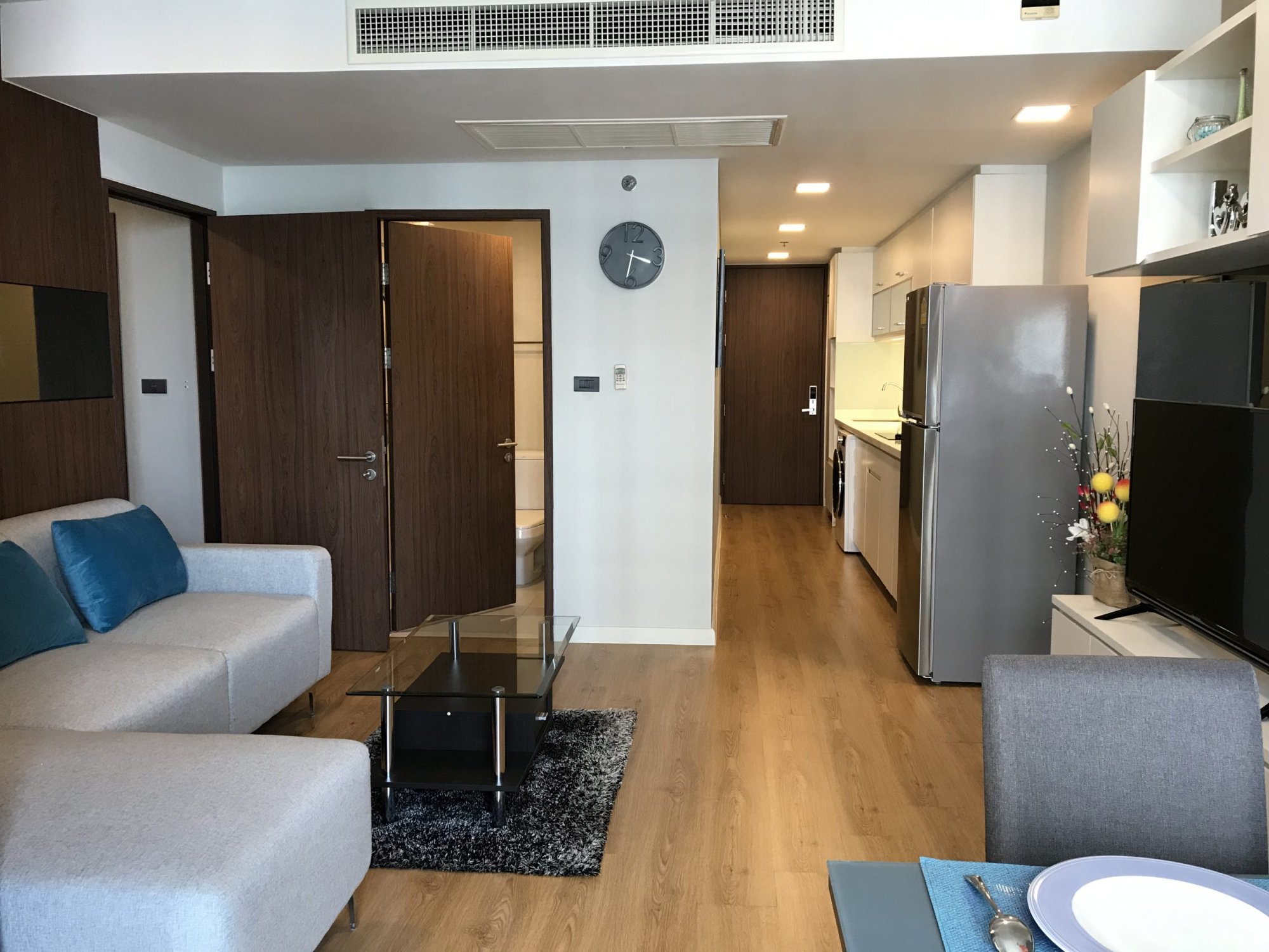 ** ลดกระหน่ำ! ** The Alcove Thonglor 10 ปล่อยเช่าเพียง 40,000บาท/เดือน 2 ห้องนอน 2 ห้องน้ำ 80ตรม. ห้องใหญ่อยู่สบาย ใกล้ BTS ทองหล่อ เฟอร์นิเจอร์ครบพร้อมเข้าอยู่ PROP000172