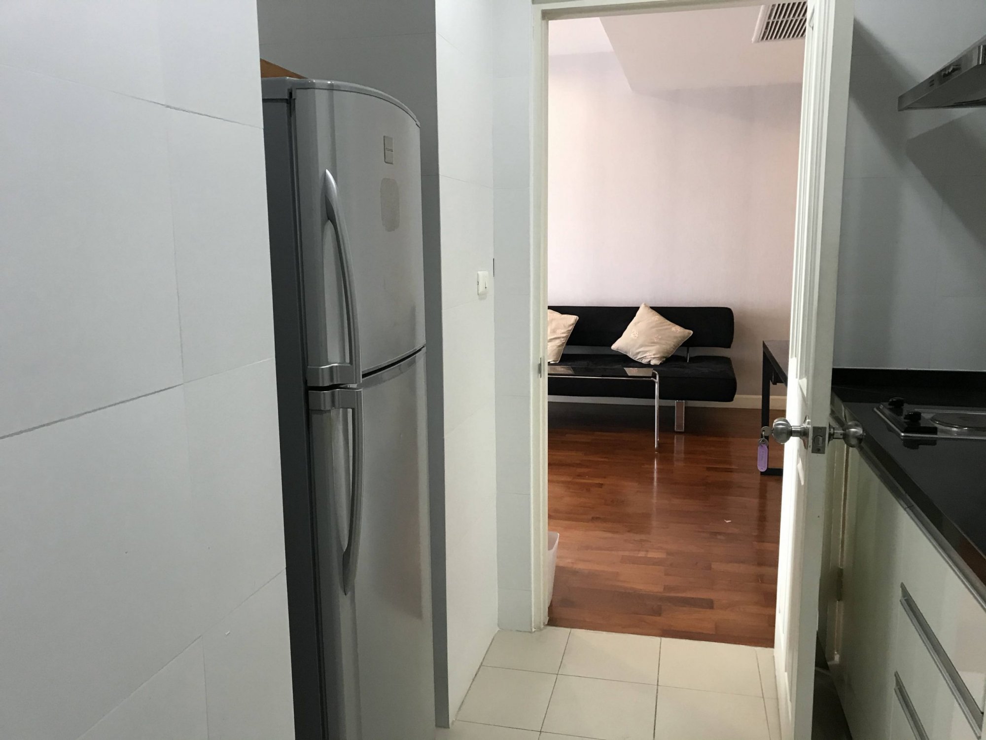 ปล่อยขาย/เช่า ที่ Siri Residence ราคาดี เพียง 50,000บาท/เดือน ขาย 10,200,000 บาท (ราคานี้รวมค่าใช้จ่ายทุกอย่าง) 1 ห้องนอน 1 ห้องน้ำ 60 ตรม ใกล้ BTS พร้อมพงษ์ เฟอร์นิเจอร์ครบพร้อมเข้าอยู่ (ราคาต่อรองได้) (PROP000174)