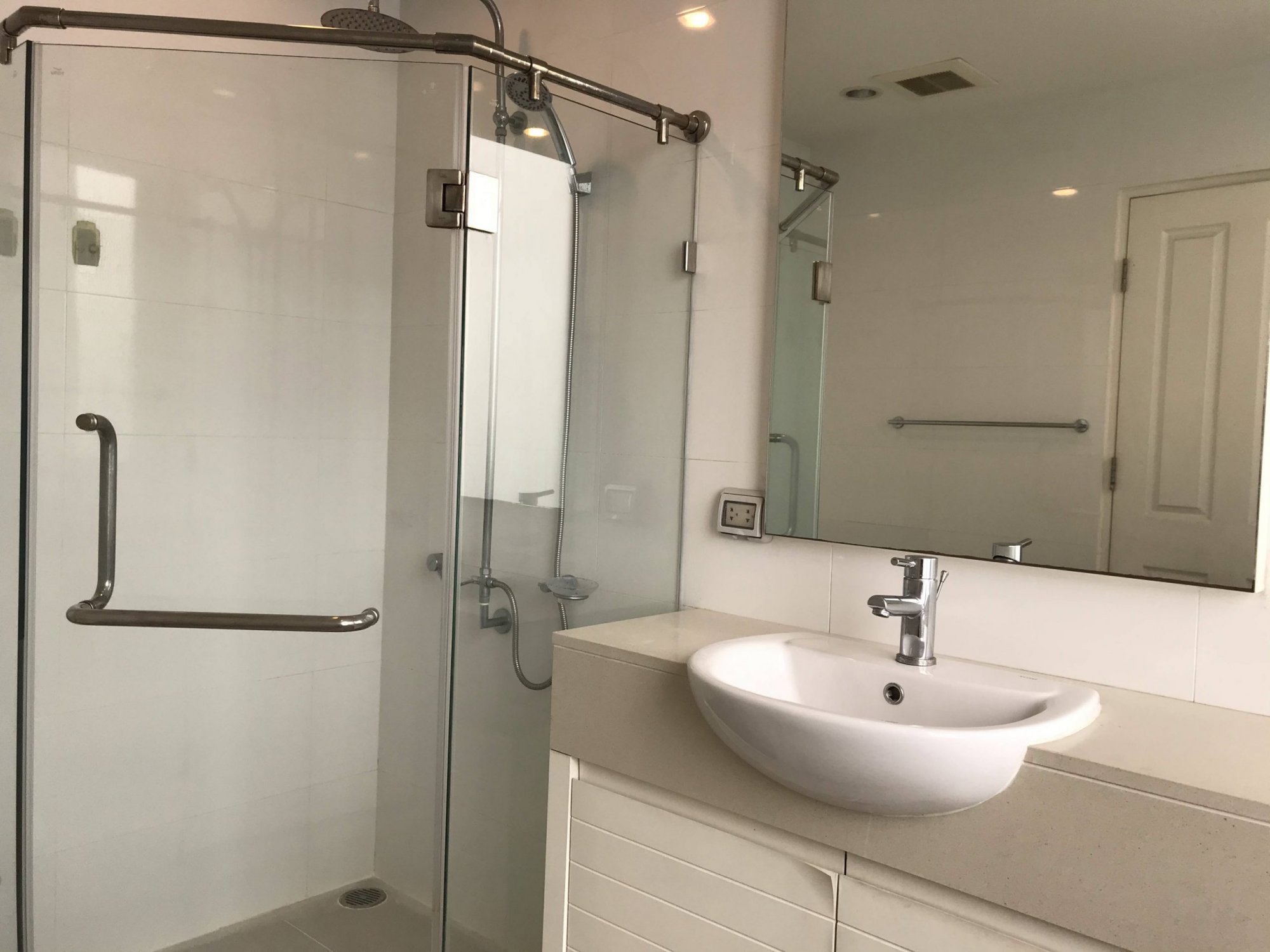 คุ้มสุดๆให้เช่า ที่ Siri Residence ราคาดี เพียง 55,000บาท/เดือน  2 ห้องนอน 2 ห้องน้ำ 107 ตรม ใกล้ BTS พร้อมพงษ์ เฟอร์นิเจอร์ครบพร้อมเข้าอยู่ (ราคาต่อรองได้) (PROP000175)