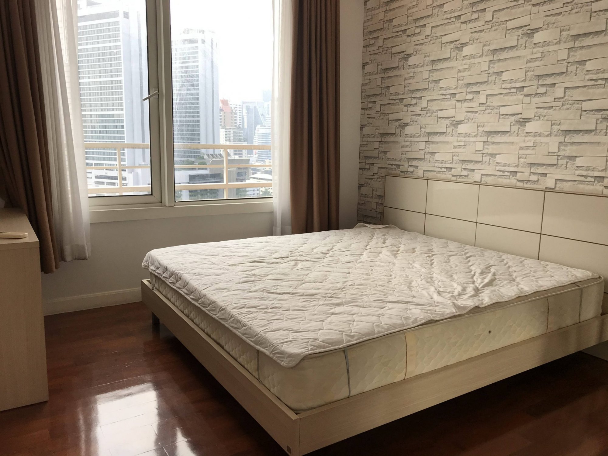 คุ้มสุดๆให้เช่า ที่ Siri Residence ราคาดี เพียง 55,000บาท/เดือน  2 ห้องนอน 2 ห้องน้ำ 107 ตรม ใกล้ BTS พร้อมพงษ์ เฟอร์นิเจอร์ครบพร้อมเข้าอยู่ (ราคาต่อรองได้) (PROP000175)