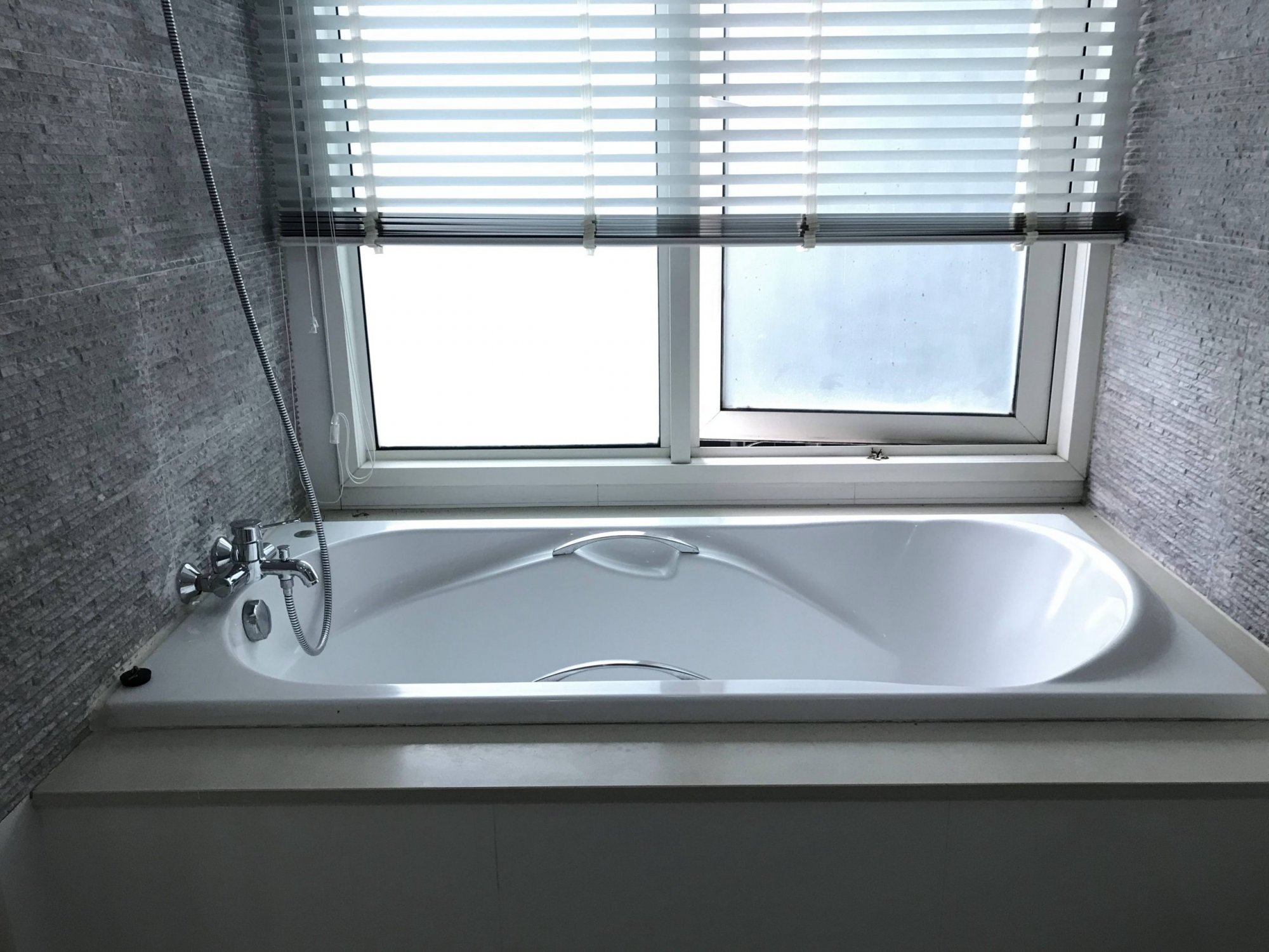 คุ้มสุดๆให้เช่า ที่ Siri Residence ราคาดี เพียง 55,000บาท/เดือน  2 ห้องนอน 2 ห้องน้ำ 97 ตรม ใกล้ BTS พร้อมพงษ์ เฟอร์นิเจอร์ครบพร้อมเข้าอยู่ (ราคาต่อรองได้) (PROP000176)