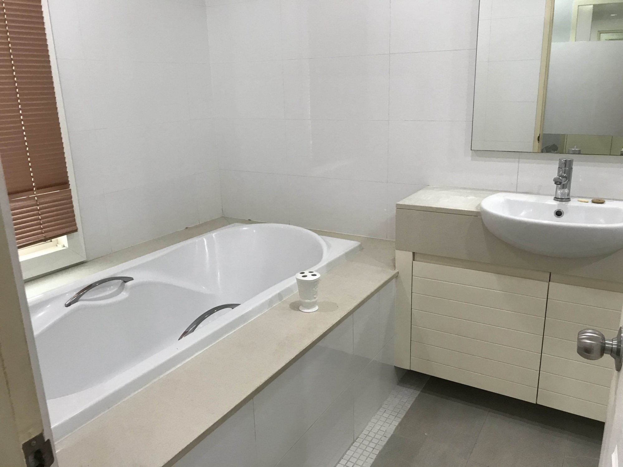 คุ้มสุดๆให้เช่า ที่ Siri Residence ราคาดี เพียง 70,000บาท/เดือน  2 ห้องนอน 2 ห้องน้ำ 110 ตรม ใกล้ BTS พร้อมพงษ์ เฟอร์นิเจอร์ครบพร้อมเข้าอยู่ (ราคาต่อรองได้) (PROP000177) 