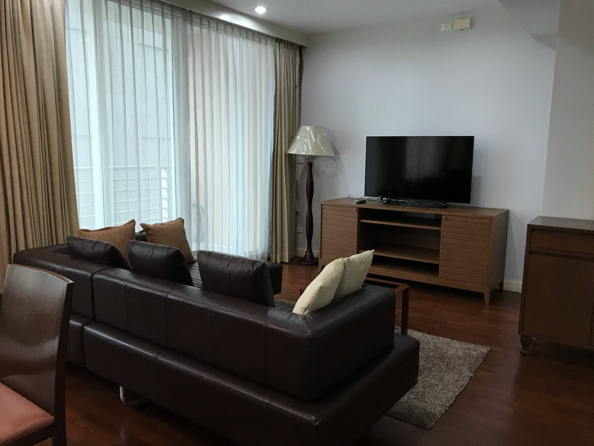 คุ้มสุดๆให้เช่า ที่ Siri Residence ราคาดี เพียง 70,000บาท/เดือน  2 ห้องนอน 2 ห้องน้ำ 110 ตรม ใกล้ BTS พร้อมพงษ์ เฟอร์นิเจอร์ครบพร้อมเข้าอยู่ (ราคาต่อรองได้) (PROP000177) 