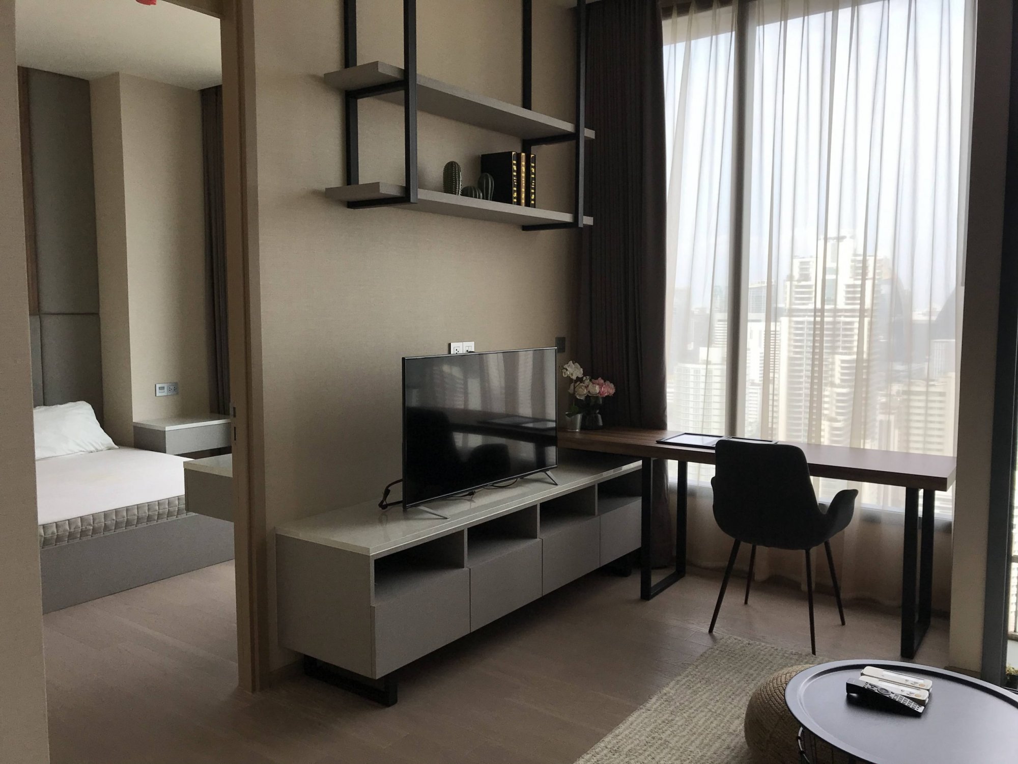 ให้เช่า ที่ The ESSE Asoke ราคาดี เพียง 42,000บาท 1 ห้องนอน 1 ห้องน้ำ 47 ตรม ใกล้ MRT สุขุมวิท เฟอร์นิเจอร์ครบพร้อมเข้าอยู่ (ราคาต่อรองได้) (PROP000196)