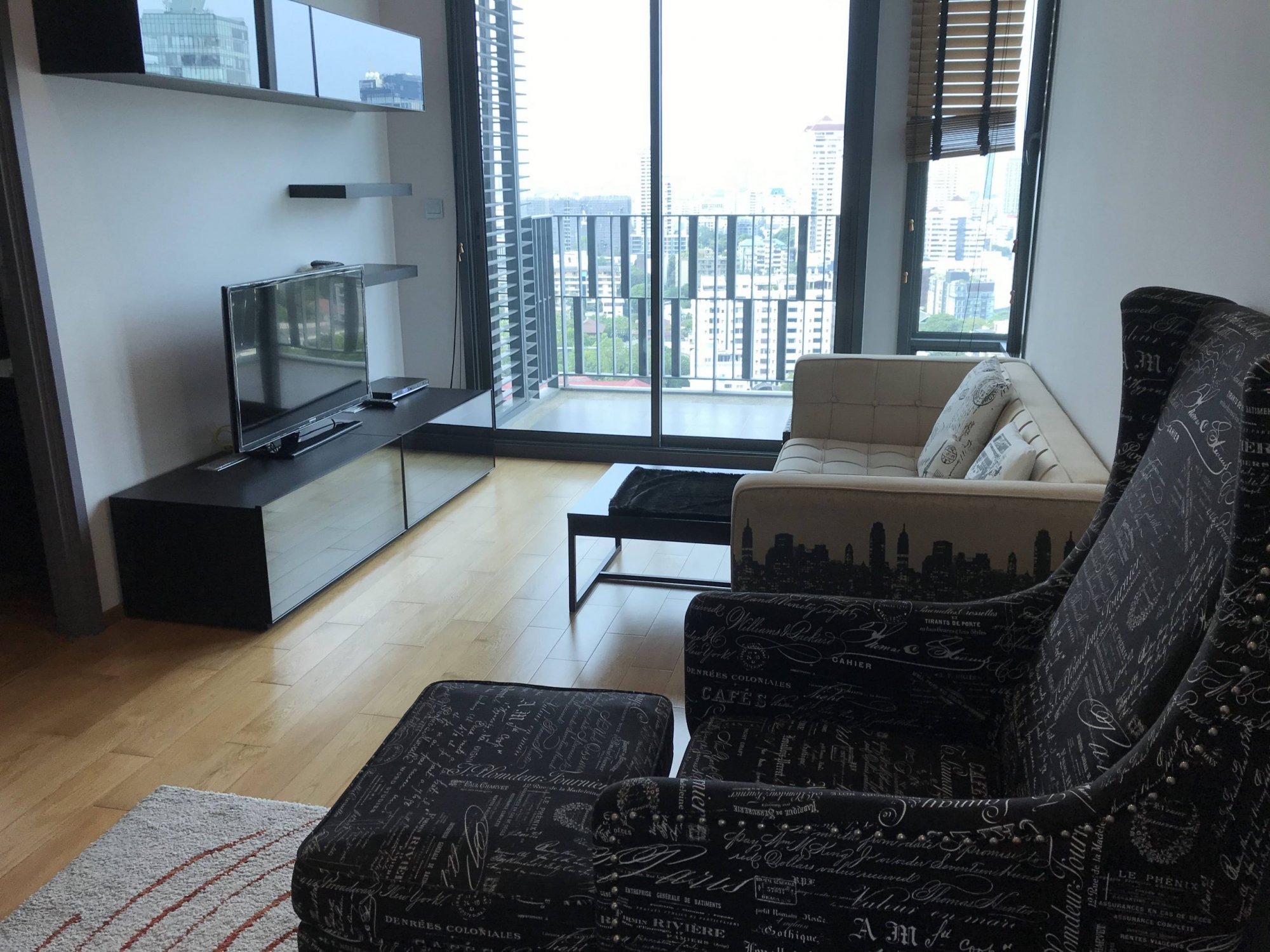 ** ขายด่วน! ** Keyne by Sansiri พร้อมให้คุณเป็นเจ้าของ ในราคาเพียง 14,000,000บาท รวมค่าใช้จ่ายทุกอย่าง 2 ห้องนอน 2 ห้องน้ำ 75ตรม. ใกล้ BTS ทองหล่อ เฟอร์นิเจอร์ครบพร้อมเข้าอยู่ (ราคาต่อรองได้) PROP000220