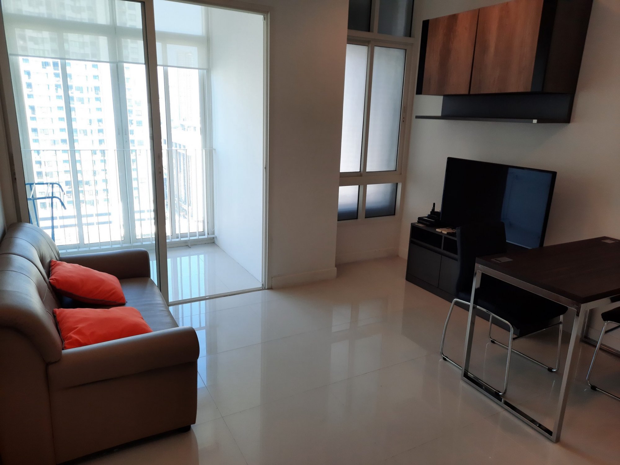 ปล่อยเช่า! Ideo Verve ในราคาเพียง 18,000บาท/เดือน 1 ห้องนอน 1 ห้องน้ำ 30ตรม. ใกล้ BTS อ่อนนุช เฟอร์นิเจอร์ครบพร้อมเข้าอยู่ (ราคาต่อรองได้) PROP000251