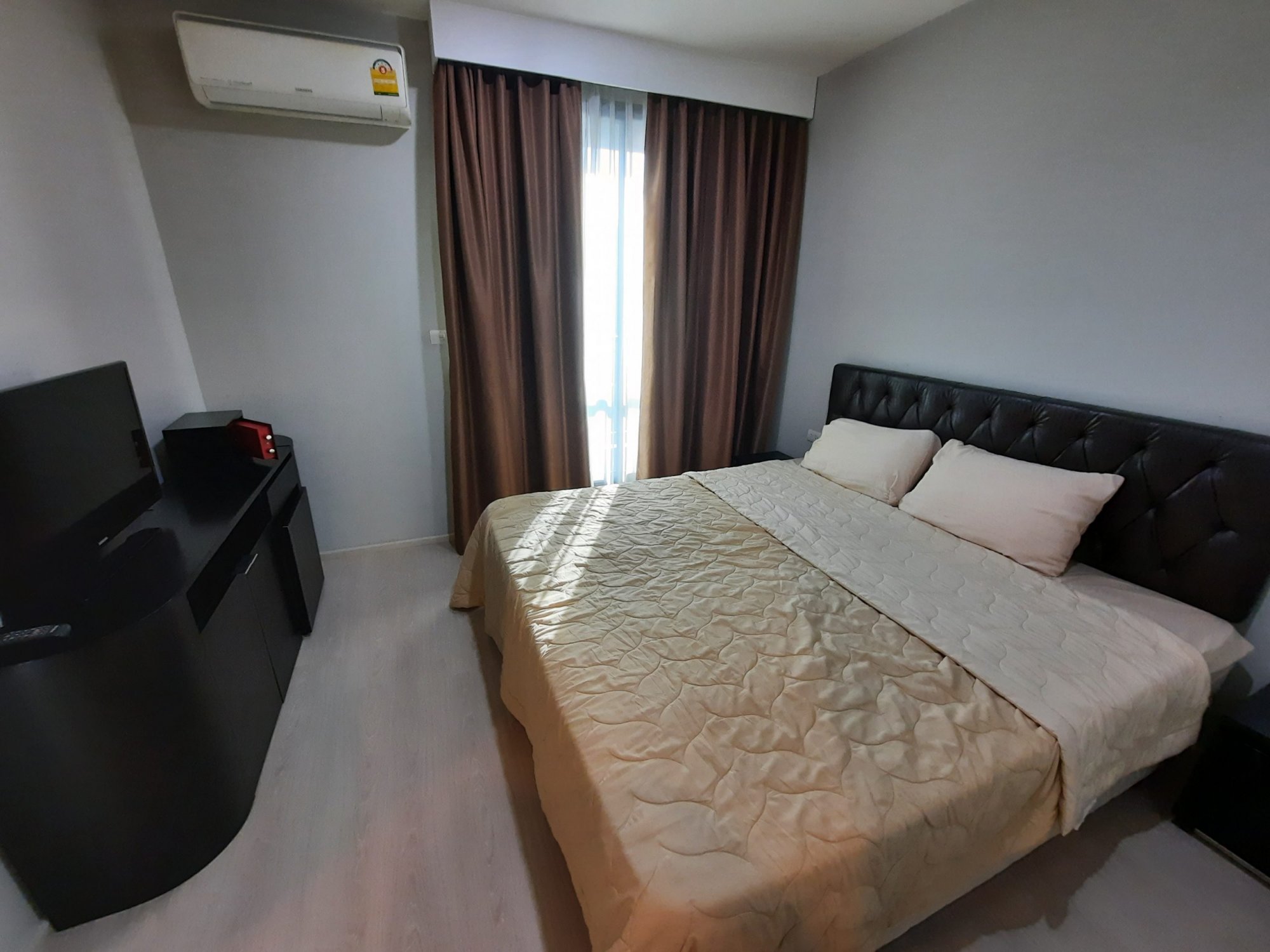 ** ขาย/เช่า ** Rhythm Sukhumvit 44/1 ขายเพียง 7,700,000บาท รวมค่าใช้จ่ายทุกอย่าง เช่าเพียง 45,000บาท/เดือน 1 ห้องนอน 1 ห้องน้ำ 45ตรม. ใกล้ BTS พระโขนง เฟอร์นิเจอร์ครบพร้อมเข้าอยู่ PROP000254