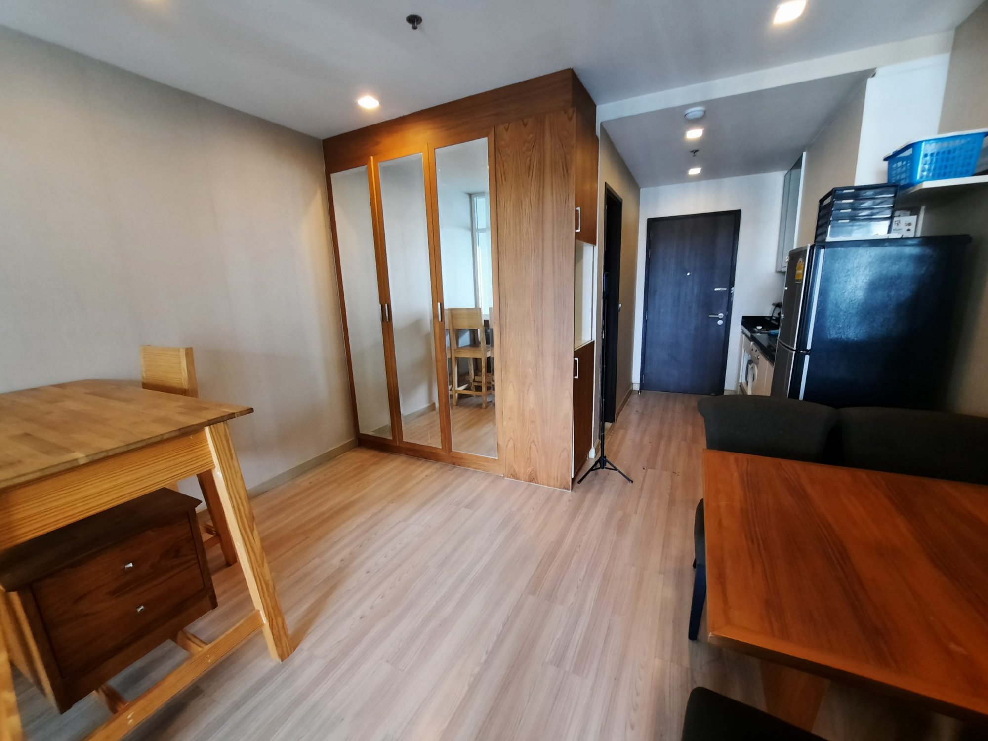ปล่อยเช่า! Sky Walk ราคาพิเศษเพียง 18,000บาท/เดือน 1 ห้องนอน 1 ห้องน้ำ 39ตรม. ใกล้ BTS พระโขนง เฟอร์นิเจอร์ครบพร้อมเข้าอยู่ PROP000257
