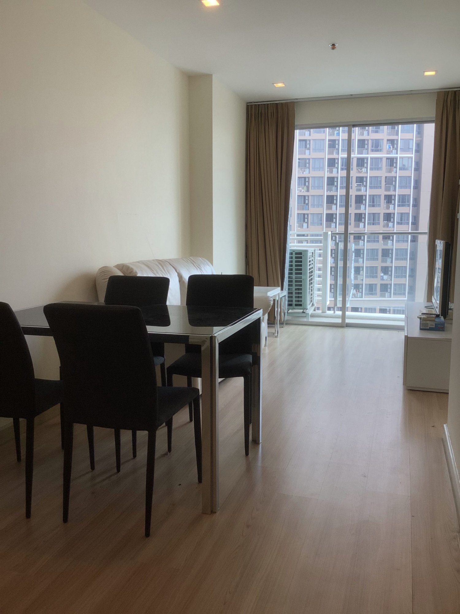 For rent at Sky Walk 1 Bedroom 1 Bathroom 25,000THM/month Fully furnished (can negotiate) PROP000258