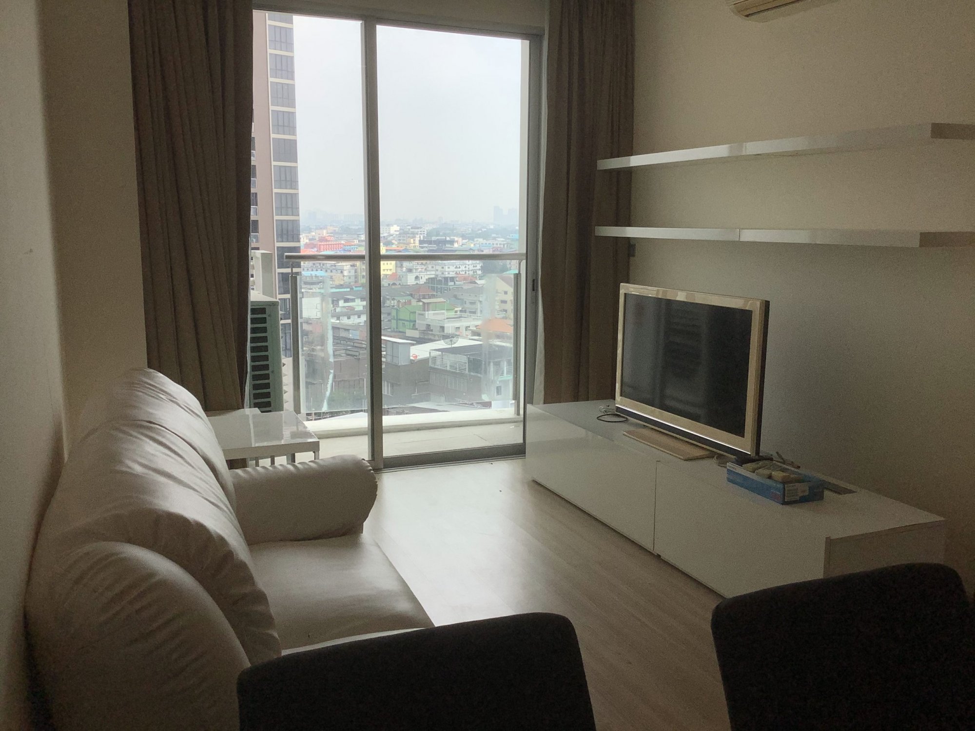 ปล่อยเช่า! Sky Walk ในราคาเพียง 25,000บาท/เดือน 1 ห้องนอน 1 ห้องน้ำ 50.6ตรม. ห้องใหญ่อยู่สบาย ใกล้ BTS พระโขนง เฟอร์นิเจอร์ครบพร้อมเข้าอยู่ (ราคาต่อรองได้) PROP000258