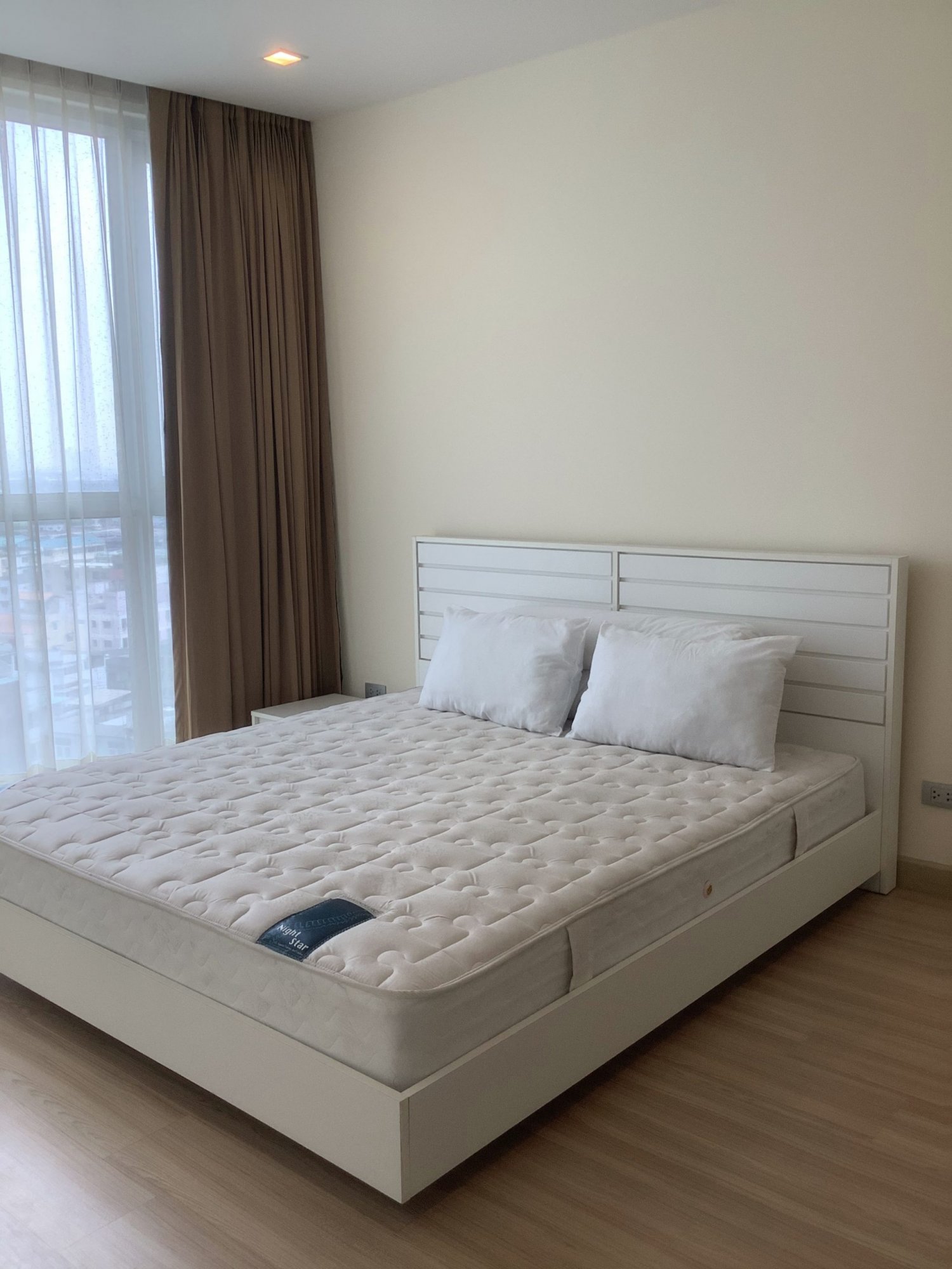 For rent at Sky Walk 1 Bedroom 1 Bathroom 25,000THM/month Fully furnished (can negotiate) PROP000258