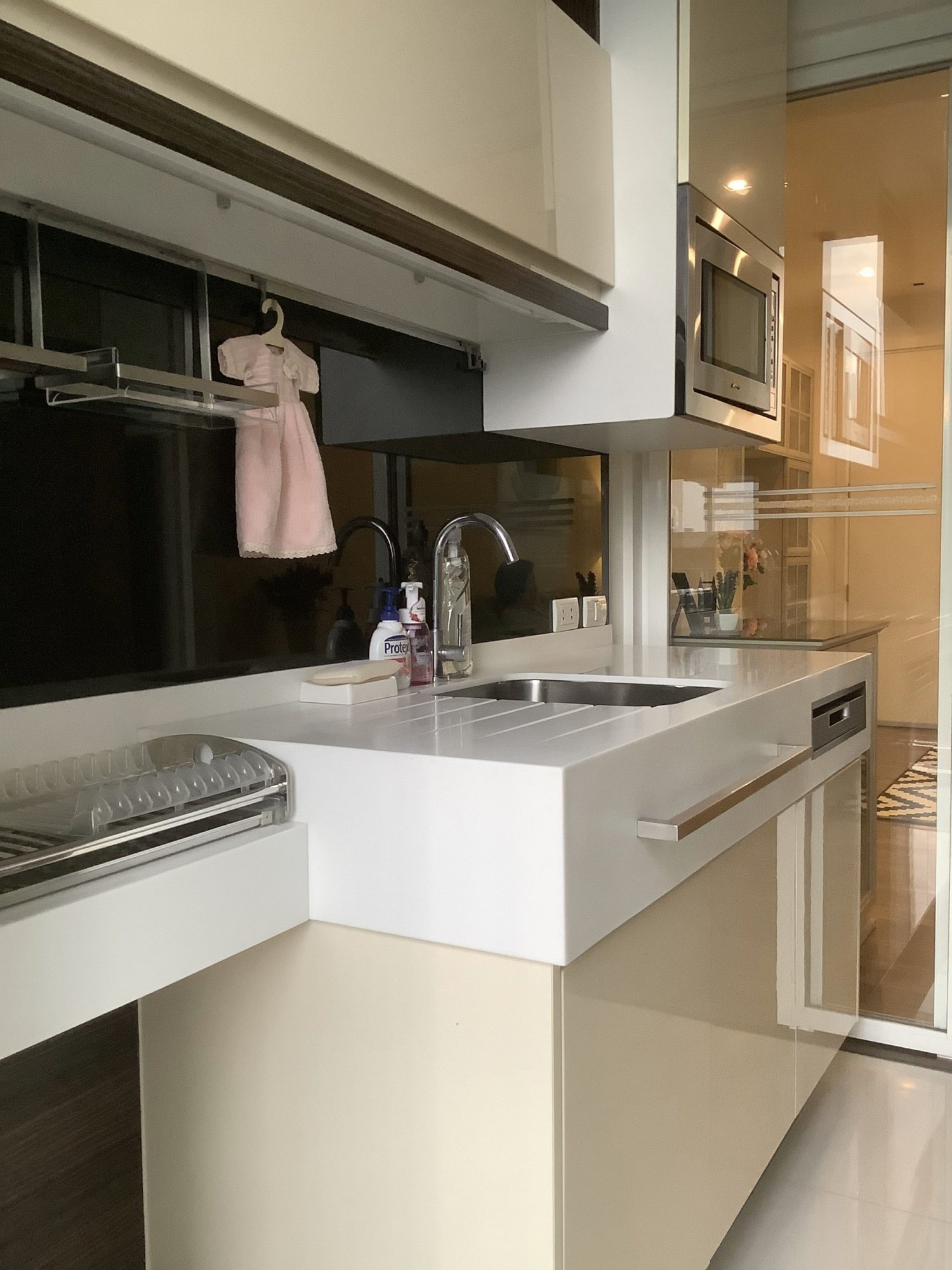 ** ขายด่วน! ** The room Sukhumvit 62 พร้อมให้คุณเป็นเจ้าของ เพียง 5,780,000บาท รวมค่าใช้จ่ายทุกอย่าง 1 ห้องนอน 1 ห้องน้ำ 45ตรม. ใกล้ BTS ปุณณวิถี เฟอร์นิเจอร์ครบพร้อมเข้าอยู่ (ราคาต่อรองได้)