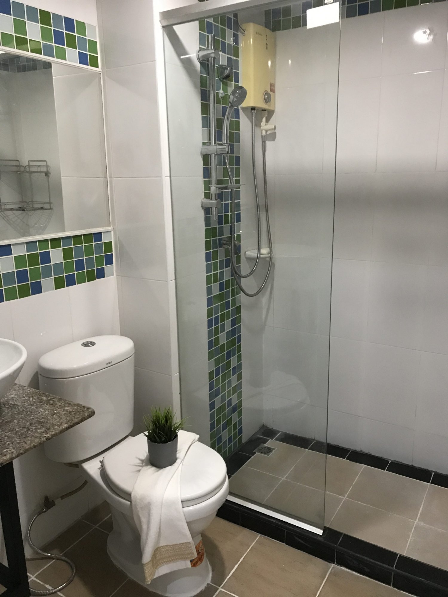 ขายด่วน คอนโด รีเจ้นท์โฮม 4 ขนาด 30 ตร.ม. ชั้น 5 1 กม. ถึง BTS อ่อนนุช เพียง 1.35 ล้านบาท