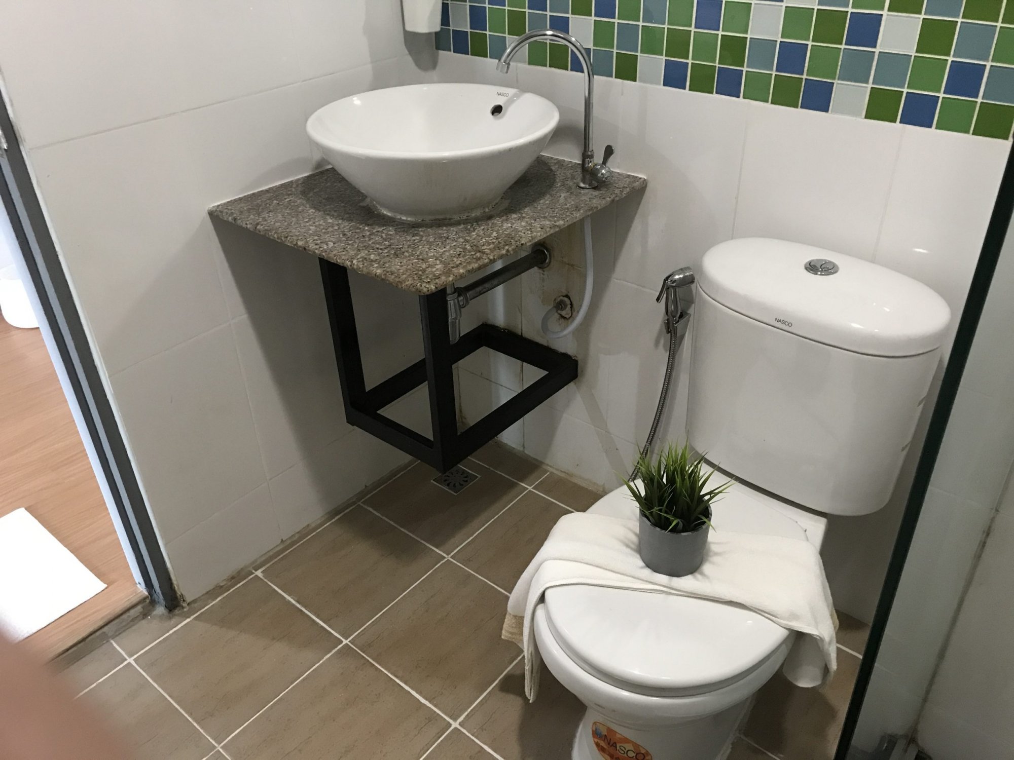 ขายด่วน คอนโด รีเจ้นท์โฮม 4 ขนาด 30 ตร.ม. ชั้น 5 1 กม. ถึง BTS อ่อนนุช เพียง 1.35 ล้านบาท