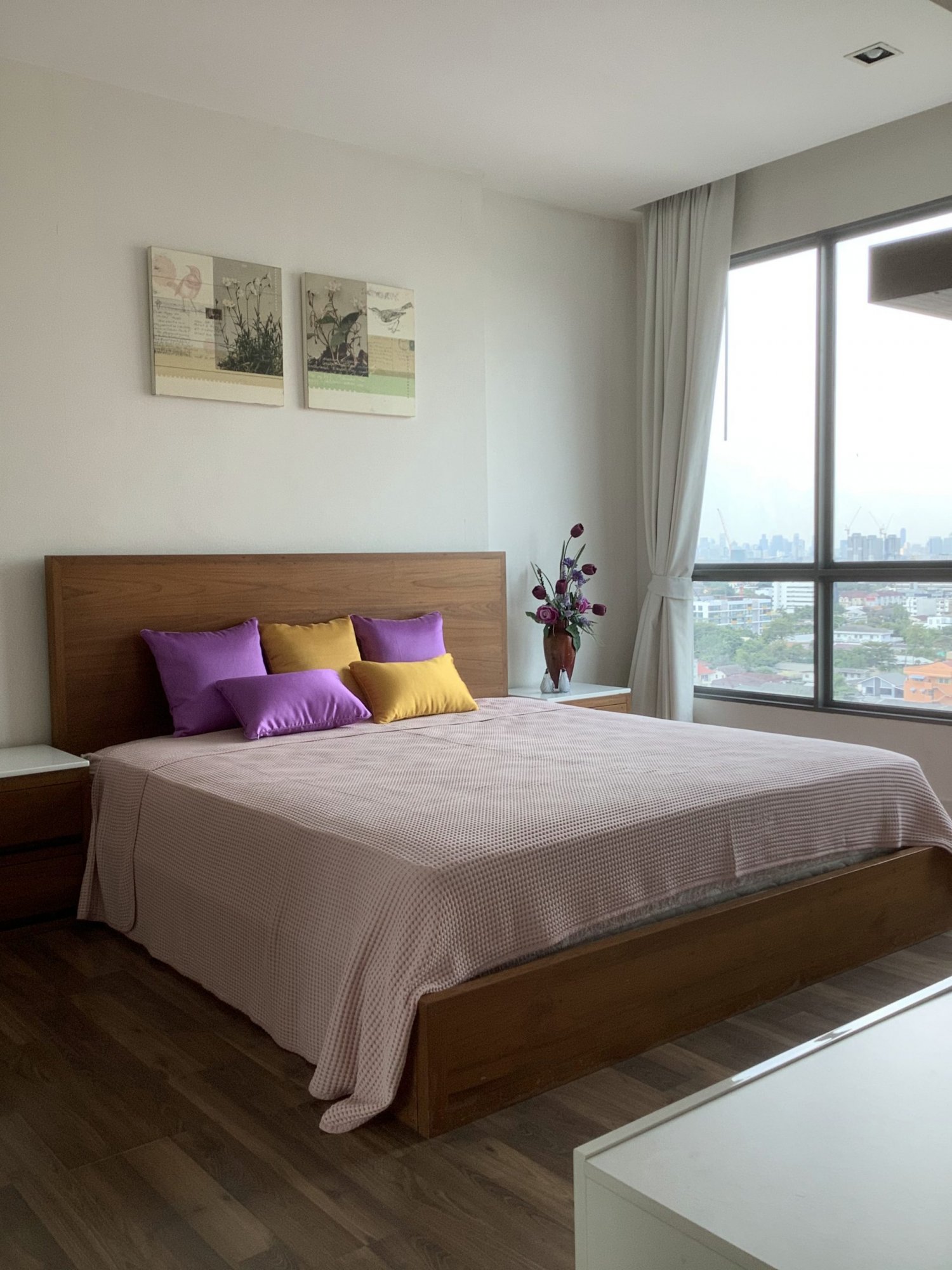 ขายพร้อมผู้เช่าราคาสุดคุ้ม! The Room Sukhumvit 62 2 ห้องนอน 2 ห้องน้ำ 75 ตรม. เพียง 11,000,000 บาท(ค่าโอนคนละครึ่ง) เฟอร์นิเจอร์ครบพร้อมเข้าอยู่