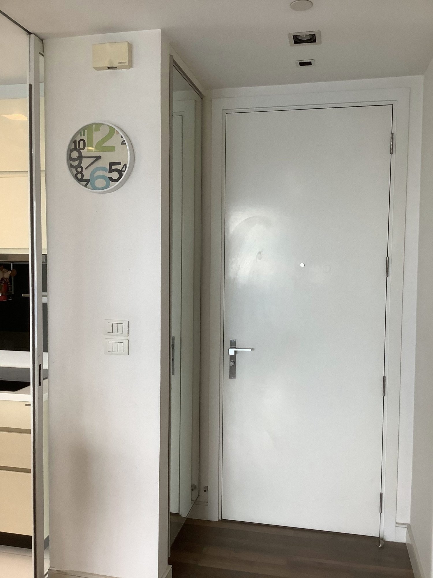 ขายพร้อมผู้เช่าราคาสุดคุ้ม! The Room Sukhumvit 62 2 ห้องนอน 2 ห้องน้ำ 75 ตรม. เพียง 11,000,000 บาท(ค่าโอนคนละครึ่ง) เฟอร์นิเจอร์ครบพร้อมเข้าอยู่