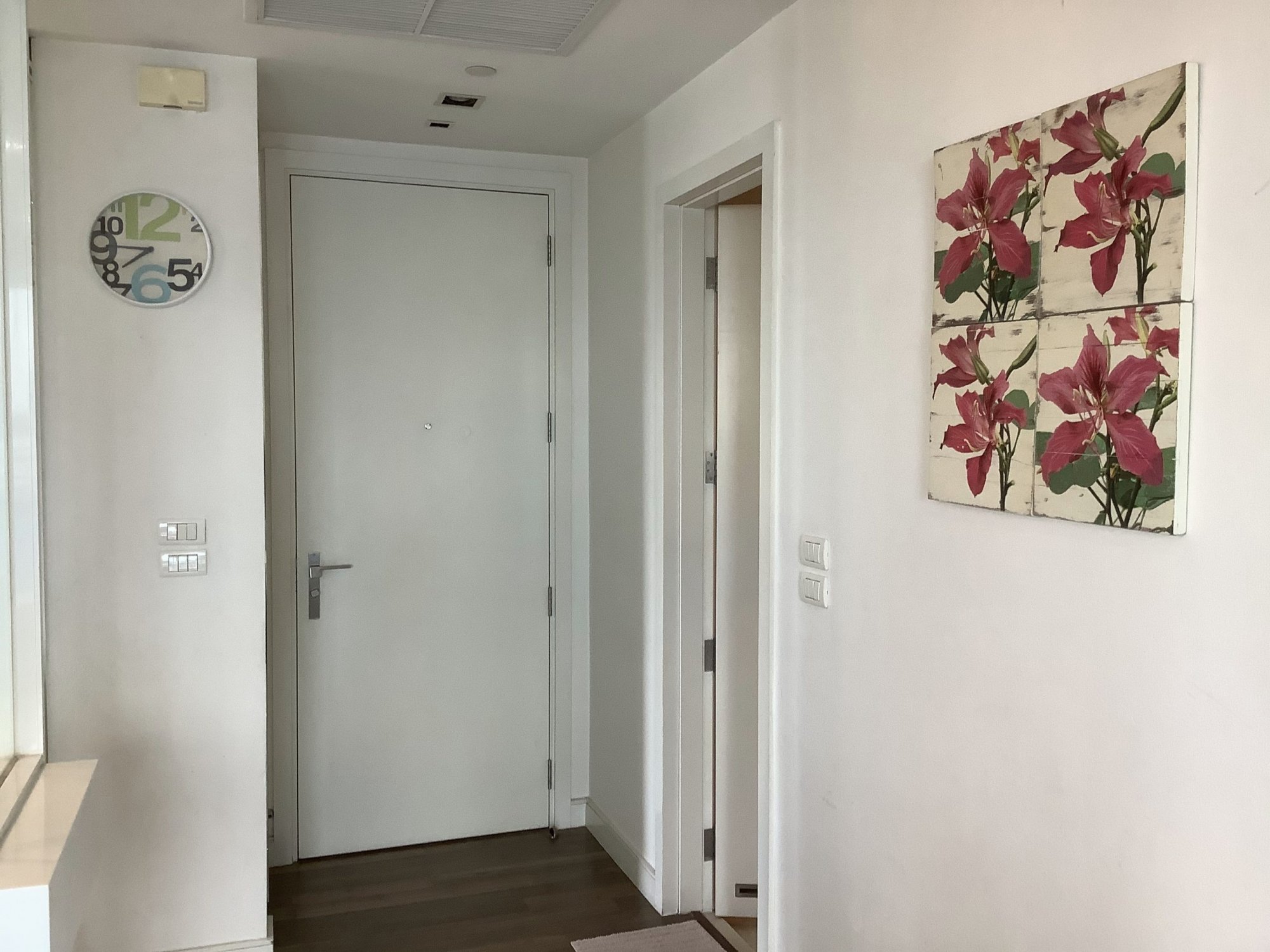 ขายพร้อมผู้เช่าราคาสุดคุ้ม! The Room Sukhumvit 62 2 ห้องนอน 2 ห้องน้ำ 75 ตรม. เพียง 11,000,000 บาท(ค่าโอนคนละครึ่ง) เฟอร์นิเจอร์ครบพร้อมเข้าอยู่