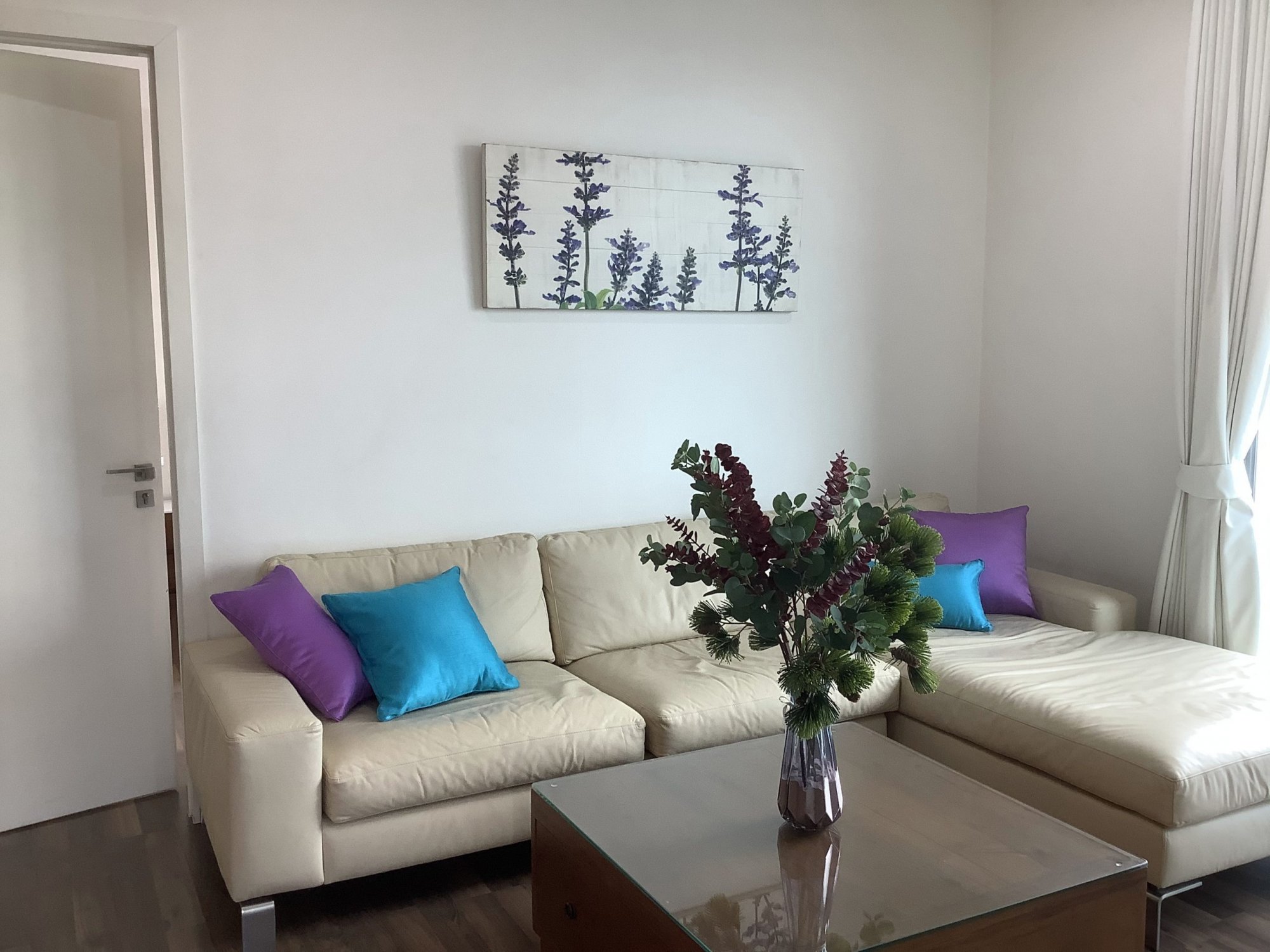 ขายพร้อมผู้เช่าราคาสุดคุ้ม! The Room Sukhumvit 62 2 ห้องนอน 2 ห้องน้ำ 75 ตรม. เพียง 11,000,000 บาท(ค่าโอนคนละครึ่ง) เฟอร์นิเจอร์ครบพร้อมเข้าอยู่