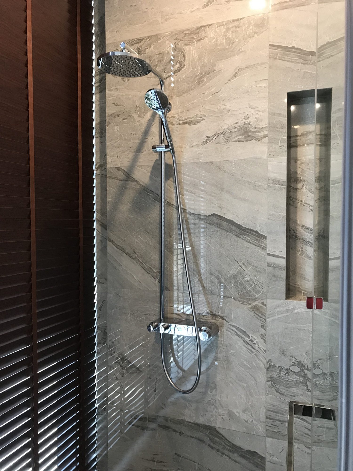 ปล่อยเช่า! Laviq Sukhumvit 57 คอนดูหรูระดับไฮเอนด์ 2 ห้องนอน 2 ห้องน้ำ 86. 5ตรม. ใจกลางทองหล่อ เพียง 86, 000บาท/เดือน เฟอร์นิเจอร์ครบพร้อมเข้าอยู่ PROP000271