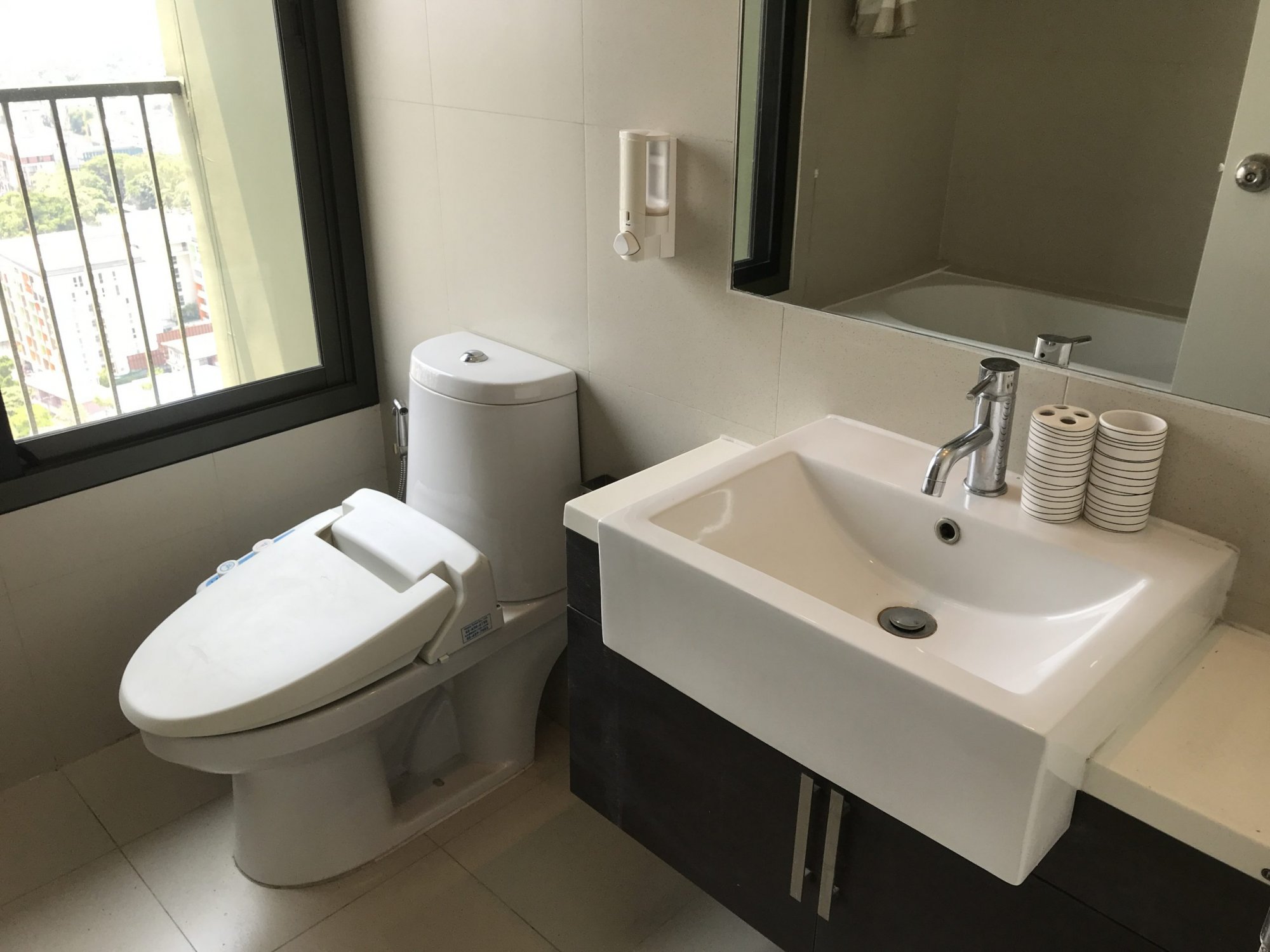 For rant at Noble Solo 2 Bedroom 2 Bathroom 40,000THB/month Fully furnished PROP000274