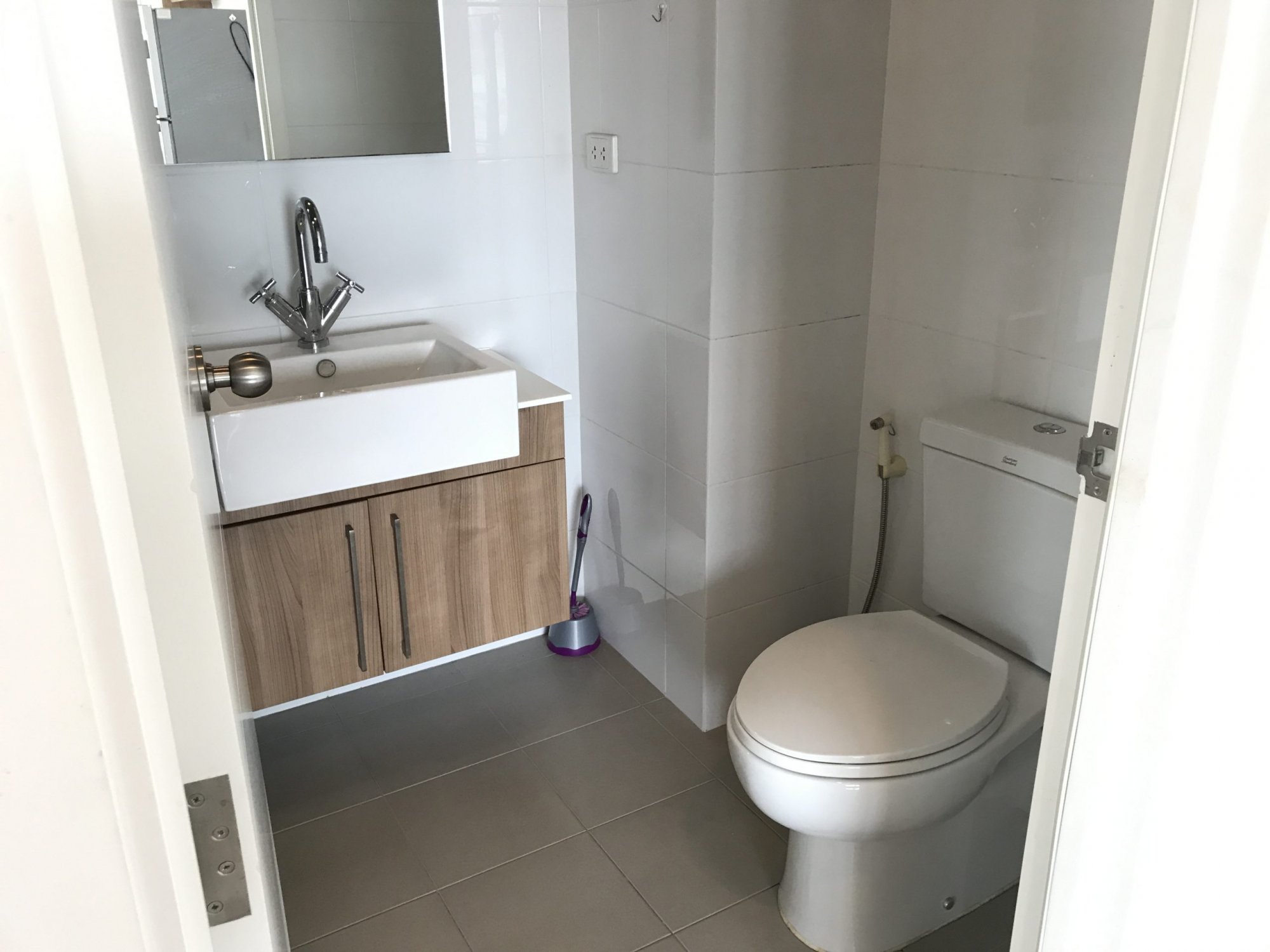 For rent at Blocs 77 1 Bedroom 1 Bathroom 18,500THB/month Fully furnished (can negotiate) PROP000290