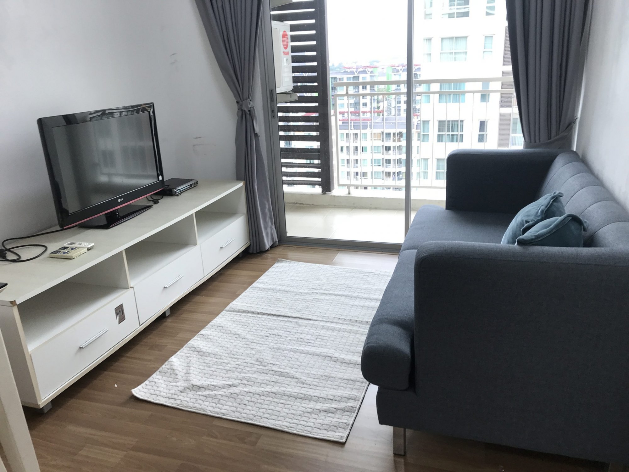 ขายพร้อมผู้เช่า! S&S Sukhumvit 101/1 1ห้องนอน 36 ตรม. ใกล้ BTS ปุณณวิถี เพียง 2,280,000 บาท รวมค่าใช้จ่ายทุกอย่าง (ต่อรองราคาได้) เฟอร์นิเจอร์ครบพร้อมเข้าอยู่ PROP000294