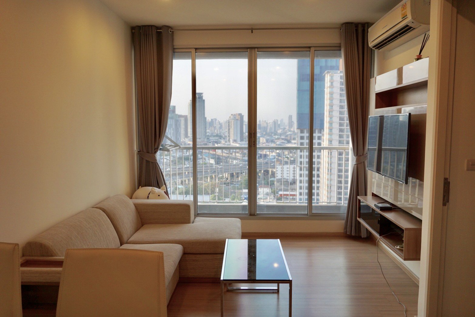 For sale at Rhythm Sukhumvit 50 1 Bedroom 1 Bathroom 5,890,000THB Fully furnished (can negotiate) PROP000300