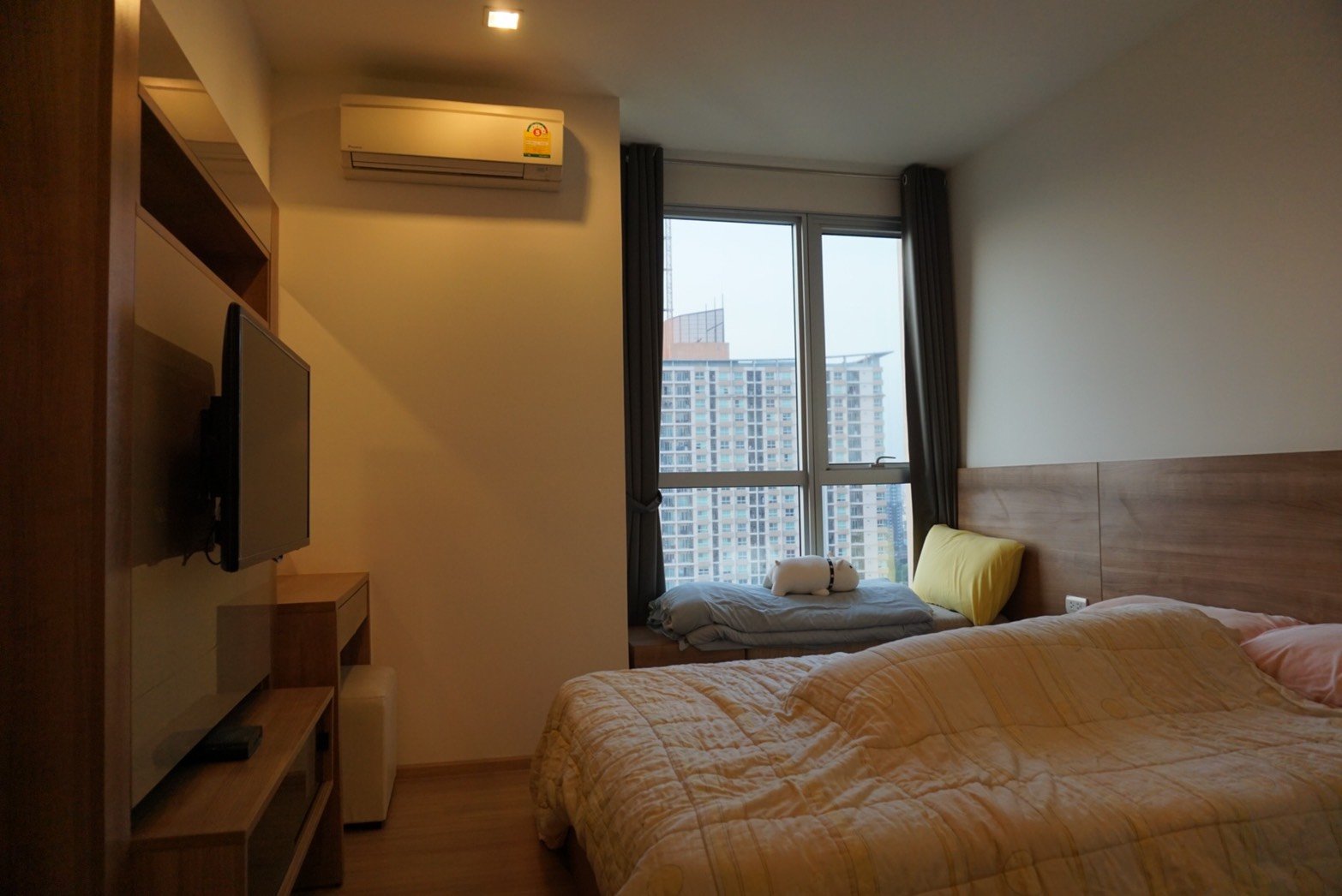 For sale at Rhythm Sukhumvit 50 1 Bedroom 1 Bathroom 5,890,000THB Fully furnished (can negotiate) PROP000300