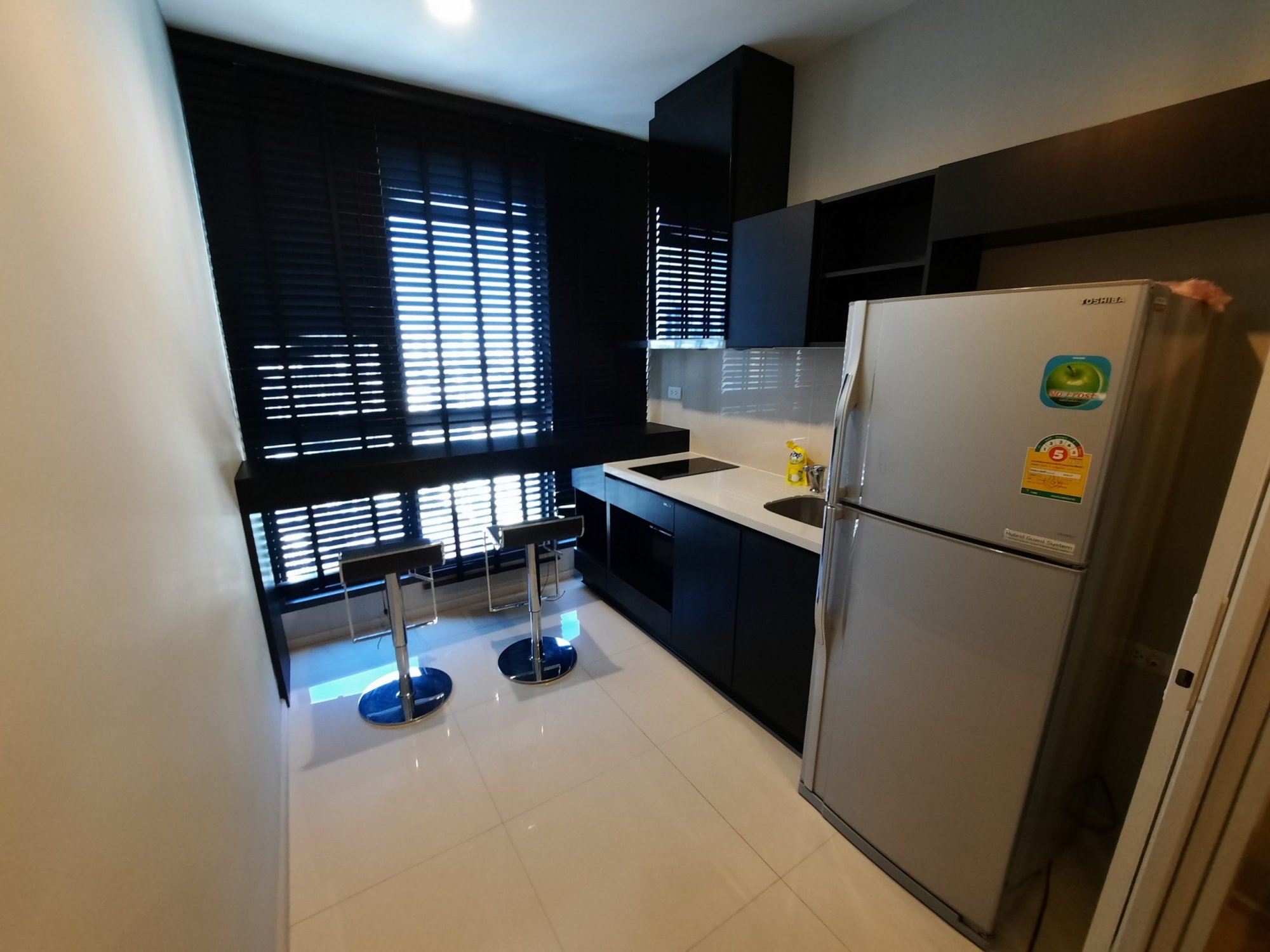** ลดกระหน่ำ! ** Rhythm Sukhumvit 44/1 ปล่อยเช่า ในราคาเพียง 18,000บาท/เดือน 1 ห้องนอน 1 ห้องน้ำ 36 ตรม. ห้องใหญ่อยู่สบาย ใกล้ BTS พระโขนง เฟอร์นิเจอร์ครบพร้อมเข้าอยู่ PROP000303
