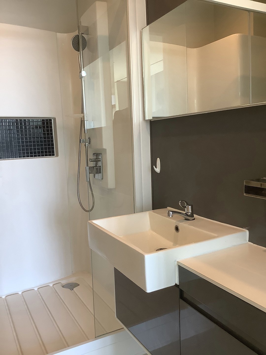 For sale with tenant at The Room Sukhumvit 62 1 Bedroom 1 Bathroom 4,950,000THB Transfer50/50 Fully furnished (can negotiate) PROP000315