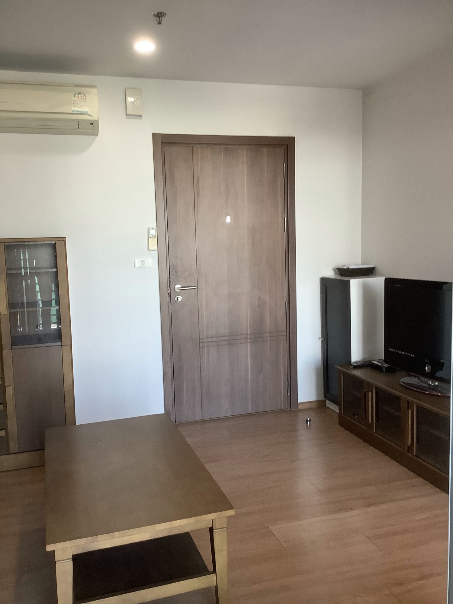 ปล่อยเช่า! The Base Sukhumvit 77 ในราคาเพียง 12,000บาท/เดือน 1 ห้องนอน 1 ห้องน้ำ 30ตรม. ใกล้ BTS อ่อนนุช เฟอร์นิเจอร์ครบพร้อมเข้าอยู่ (ราคาต่อรองได้) PROP000319