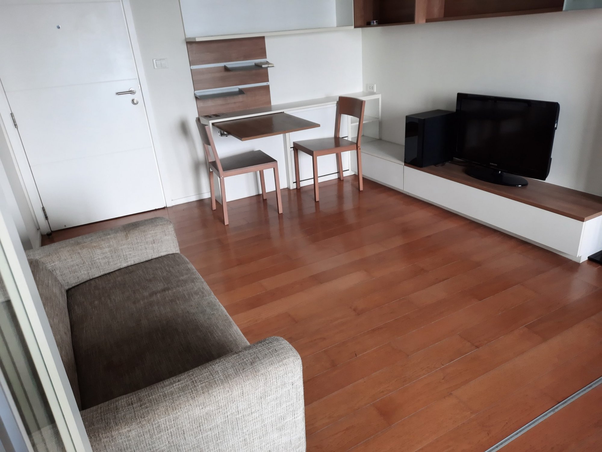 For rent at Blocs 77 1 Bedroom 1 Bathroom 12,000THB/month Fully furnished PROP000335