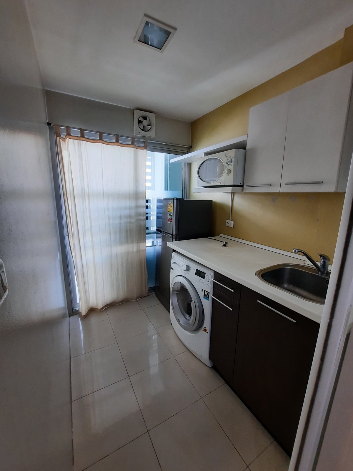 For rent at The Room Sukhumvit 79 1 Bedroom 1 Bathroom 16,000THB/month Fully furnished (can negotiate) PROP000337