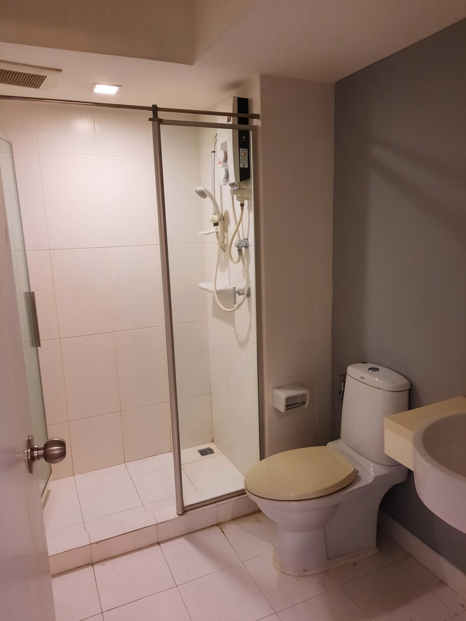 For rent at The Room Sukhumvit 79 2 Bedroom 1 Bathroom 25,000THB/month Fully furnished (can negotiate)