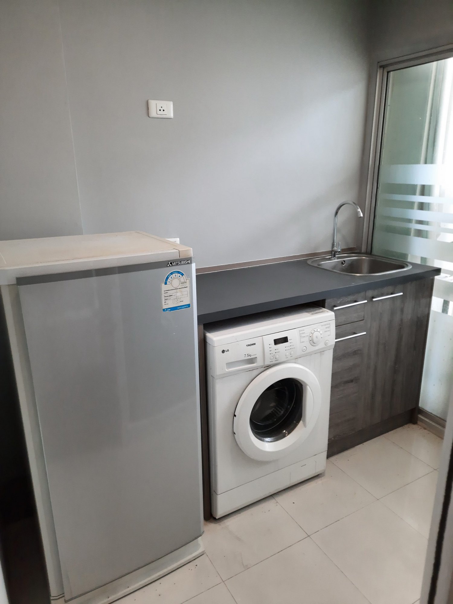 For rent at The Room Sukhumvit 79 2 Bedroom 1 Bathroom 25,000THB/month Fully furnished (can negotiate)