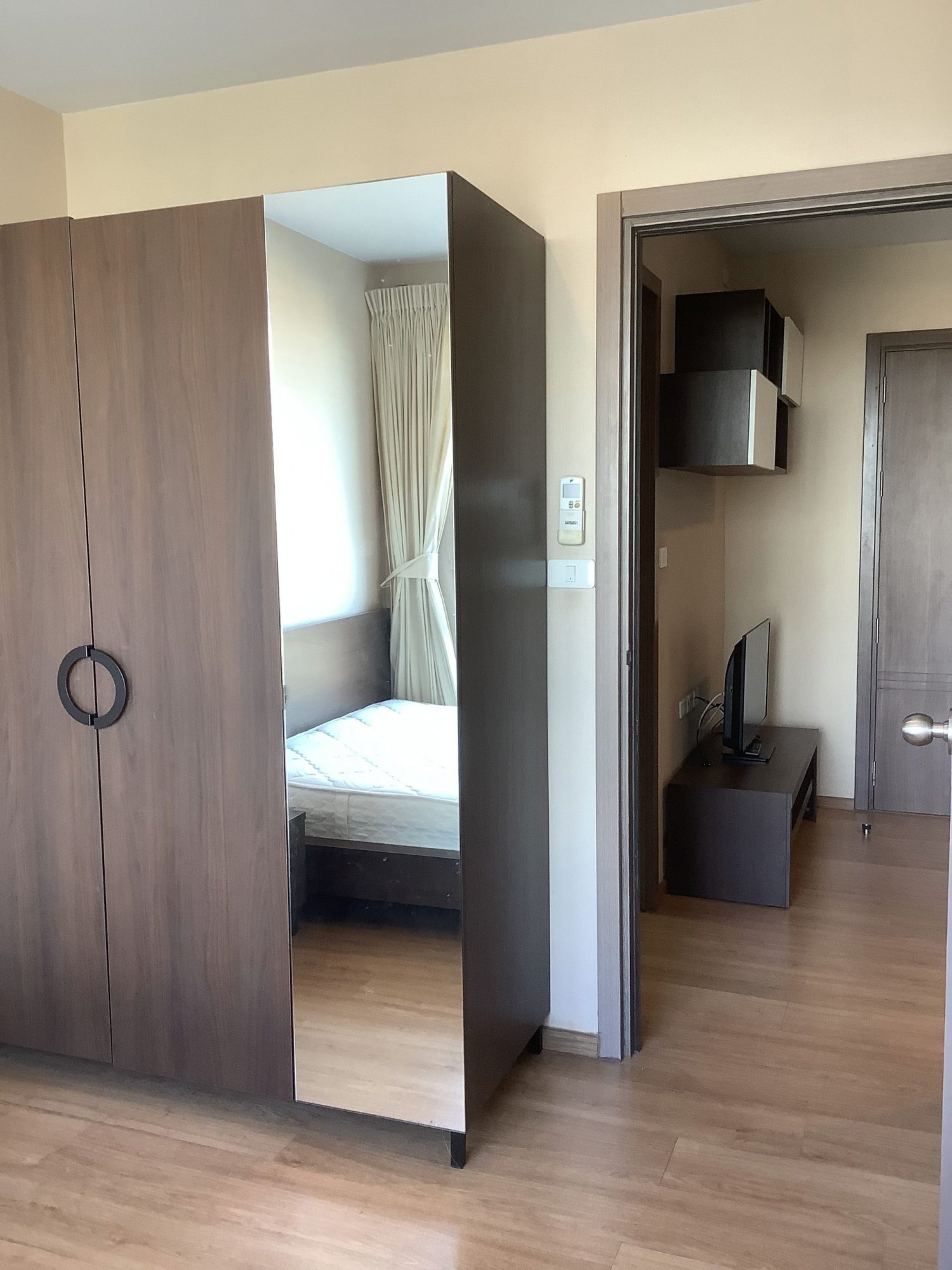 ** ขาย/เช่า! ** The Base Sukhumvit 77 ขายเพียง 3ล้านบาท รวมค่าใช้จ่ายทุกอย่าง เช่าเพียง 12,000บาท/เดือน 1 ห้องนอน 1 ห้องน้ำ 30ตรม. ใกล้ BTS อ่อนนุช เฟอร์นิเจอร์ครบพร้อมเข้าอยู่ (ราคาต่อรองได้) PROP000342