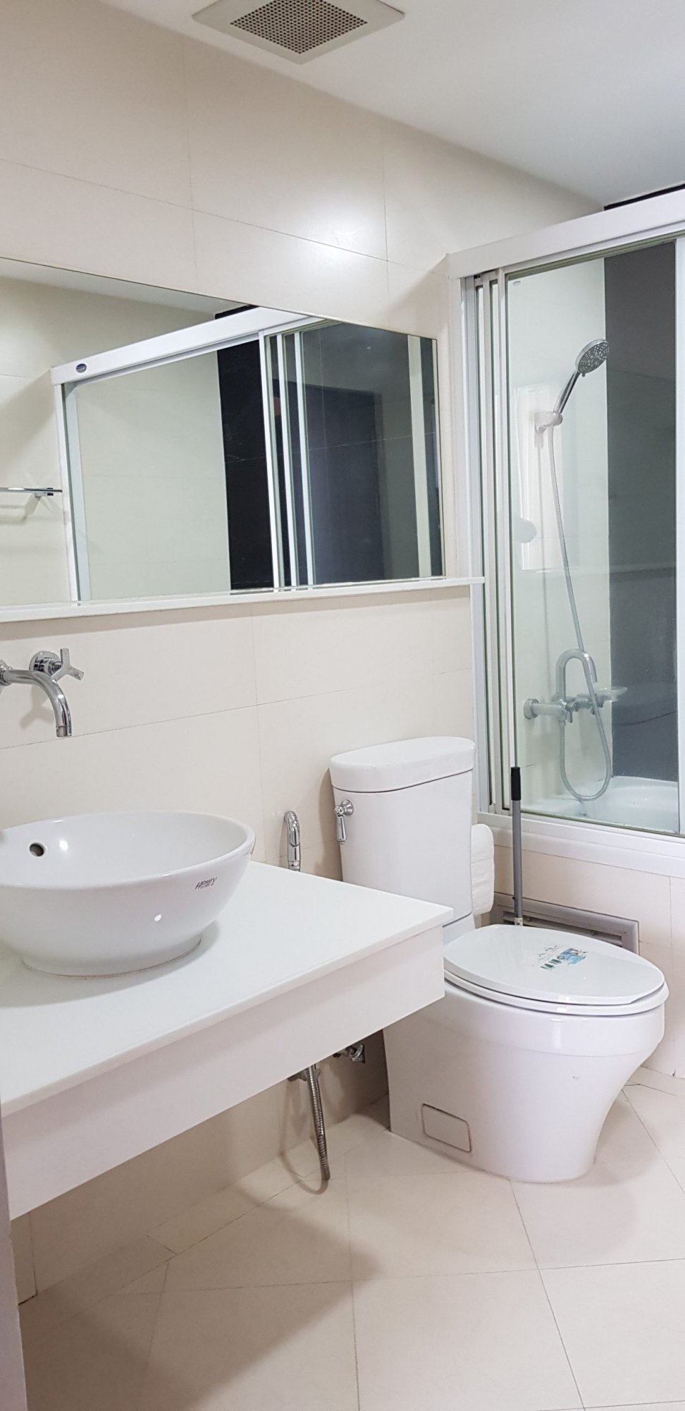 ปล่อยเช่า! The Address Sukhumvit 42 ในราคาเพียง 25,000บาท/เดือน 1 ห้องนอน 1 ห้องน้ำ 45ตรม. ห้องใหญ่อยู่สบาย ใกล้ BTS เอกมัย เฟอร์นิเจอร์ครบพร้อมเข้าอยู่ PROP000351