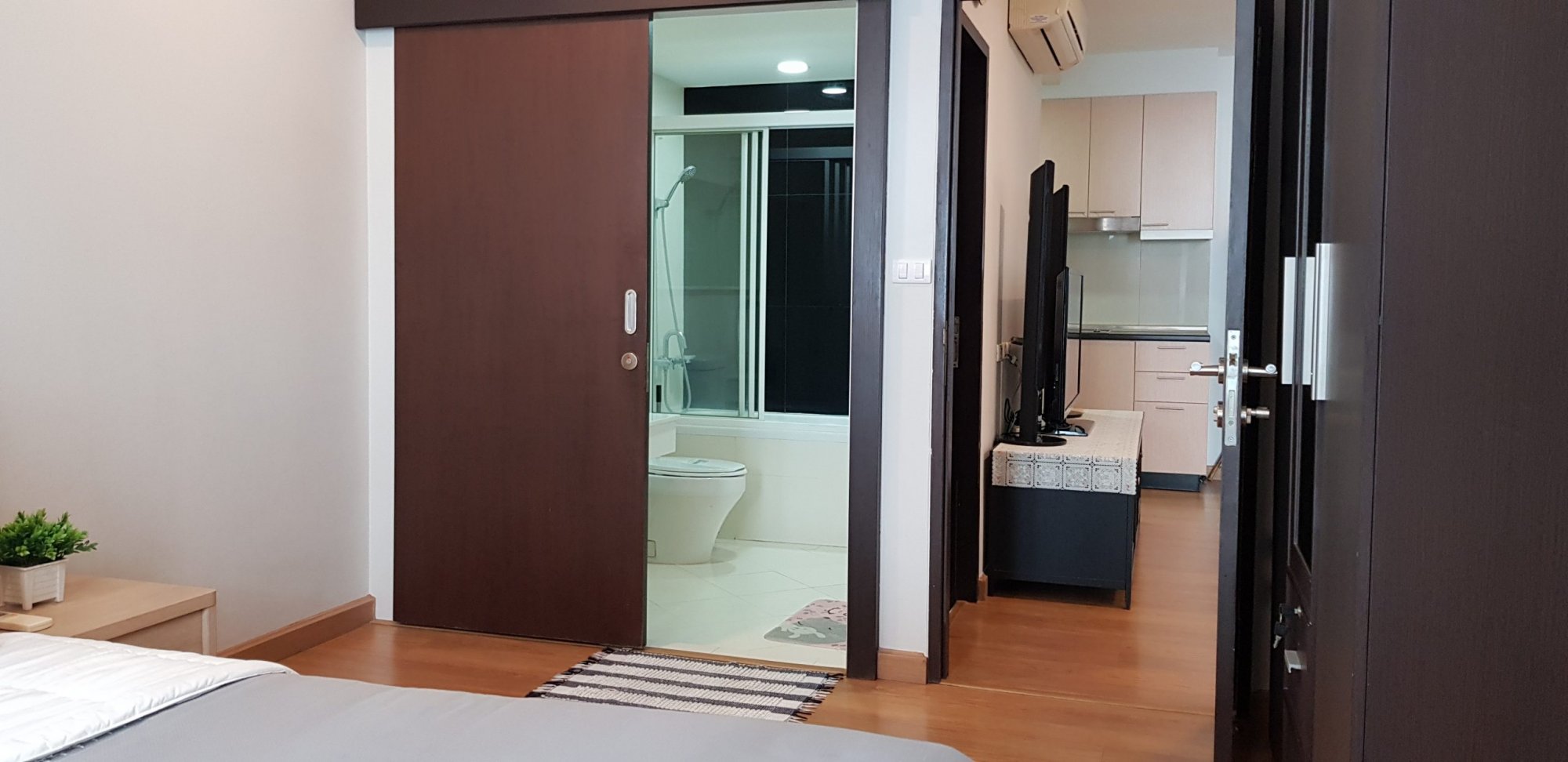 ปล่อยเช่า! The Address Sukhumvit 42 ในราคาเพียง 25,000บาท/เดือน 1 ห้องนอน 1 ห้องน้ำ 45ตรม. ห้องใหญ่อยู่สบาย ใกล้ BTS เอกมัย เฟอร์นิเจอร์ครบพร้อมเข้าอยู่ PROP000351