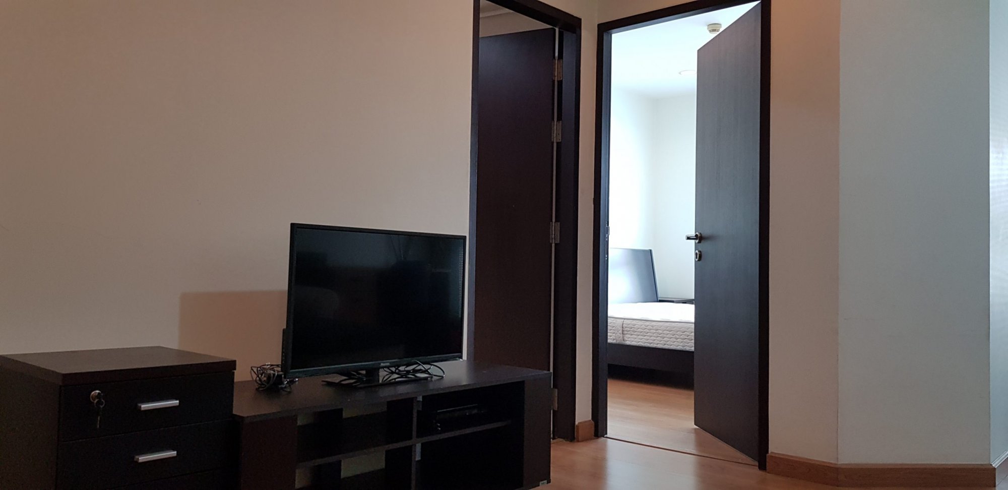 ** ราคาดีมีห้องเดียว! ** The Address Sukhumvit 42 ให้เช่า ราคาพิเศษเพียง 16,000บาท/เดือน 1 ห้องนอน 1 ห้องน้ำ 45ตรม. ใกล้ BTS เอกมัย เฟอร์นิเจอร์ครบพร้อมเข้าอยู่ PROP000353