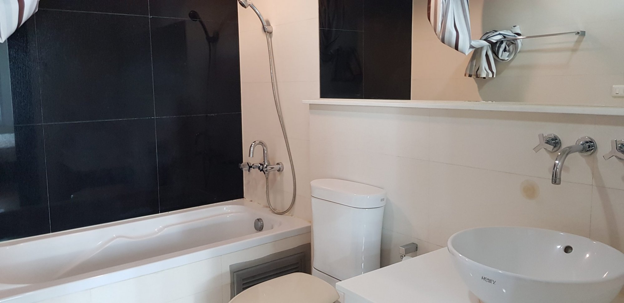 ** ราคาดีมีห้องเดียว! ** The Address Sukhumvit 42 ให้เช่า ราคาพิเศษเพียง 16,000บาท/เดือน 1 ห้องนอน 1 ห้องน้ำ 45ตรม. ใกล้ BTS เอกมัย เฟอร์นิเจอร์ครบพร้อมเข้าอยู่ PROP000353