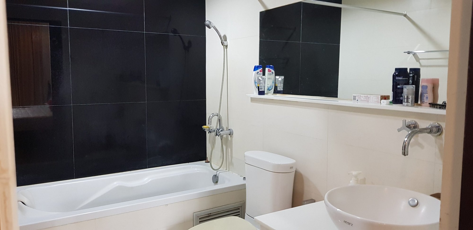 ปล่อยเช่า! The Address Sukhumvit 42 ในราคาเพียง 20,00บาท/เดือน 1 ห้องนอน 1 ห้องน้ำ 45ตรม. ใกล้ BTS เอกมัย เฟอร์นิเจอร์ครบพร้อมเข้าอยู่ PROP000354