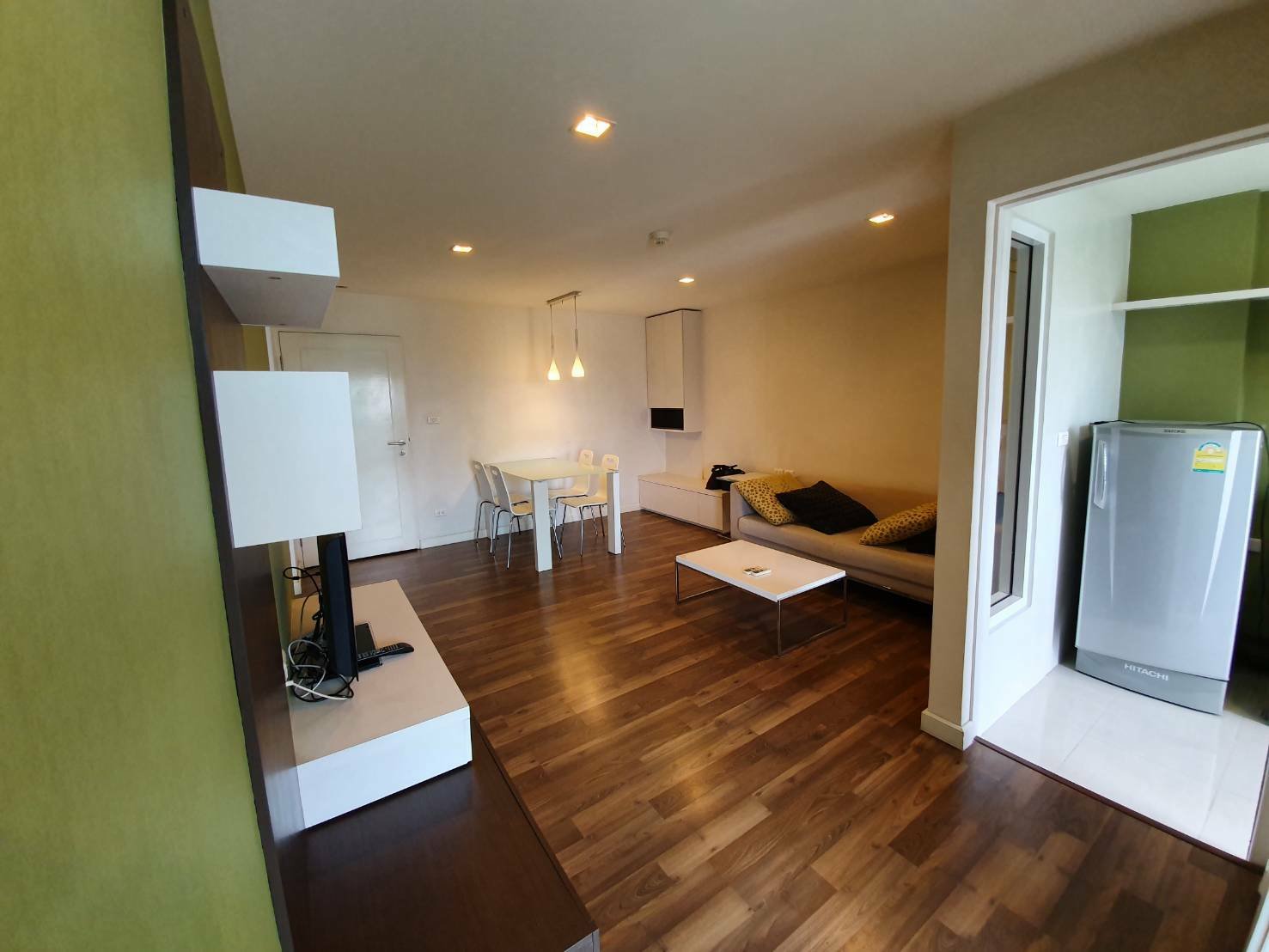 ** ขาย/เช่า! ** The Room Sukhumvit 79 ขาย เพียง 4,815,000บาท รวมค่าใช้จ่ายทุกอย่าง เช่าเพียง 18,000บาท/เดือน 1 ห้องนอน 1 ห้องน้ำ 46ตรม. ใกล้ BTS อ่อนนุช เฟอร์นิเจอร์ครบพร้อมเข้าอยู่ PROP000356