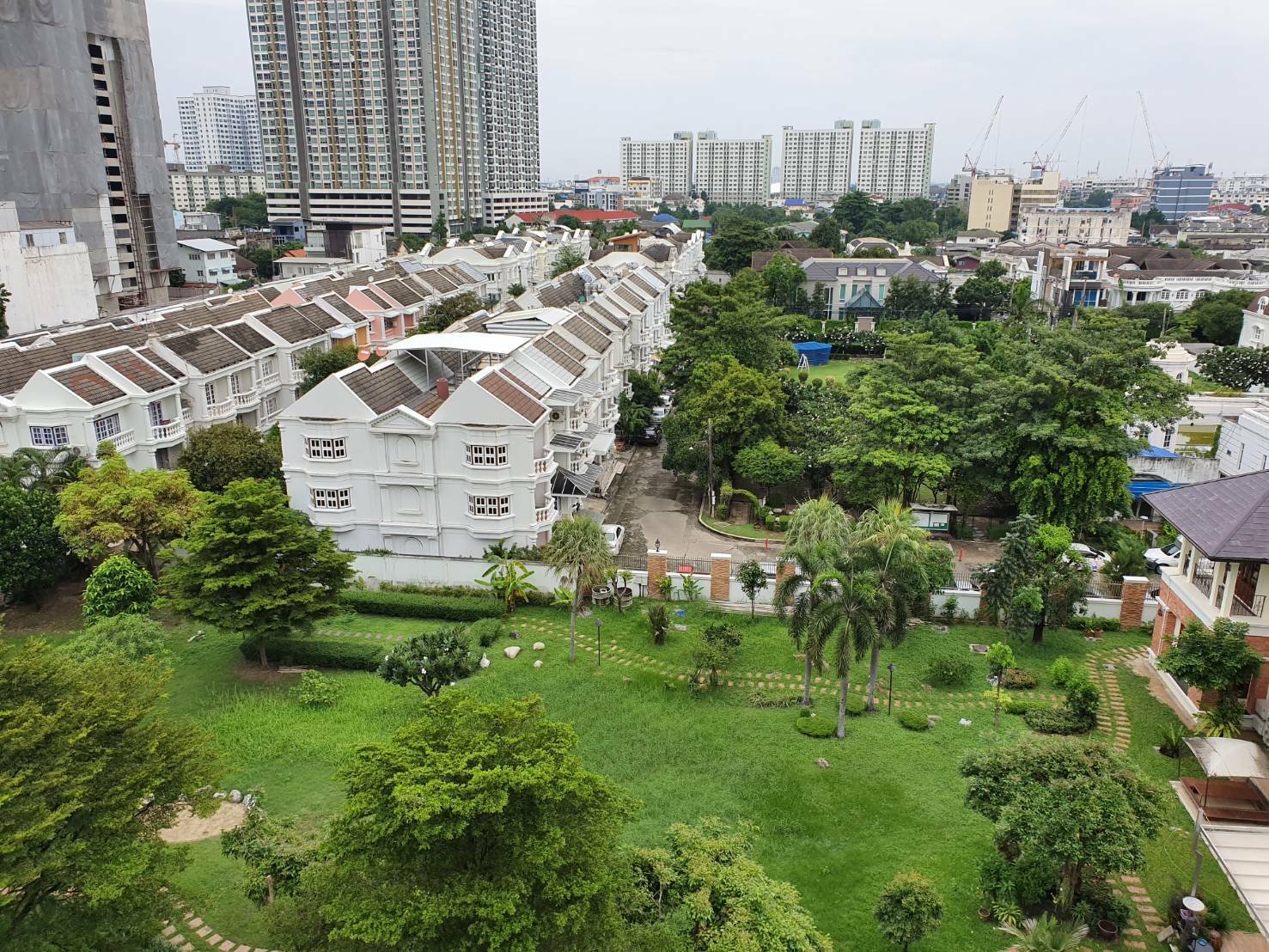 ** ขาย/เช่า! ** The Room Sukhumvit 79 ขาย เพียง 4,815,000บาท รวมค่าใช้จ่ายทุกอย่าง เช่าเพียง 18,000บาท/เดือน 1 ห้องนอน 1 ห้องน้ำ 46ตรม. ใกล้ BTS อ่อนนุช เฟอร์นิเจอร์ครบพร้อมเข้าอยู่ PROP000356